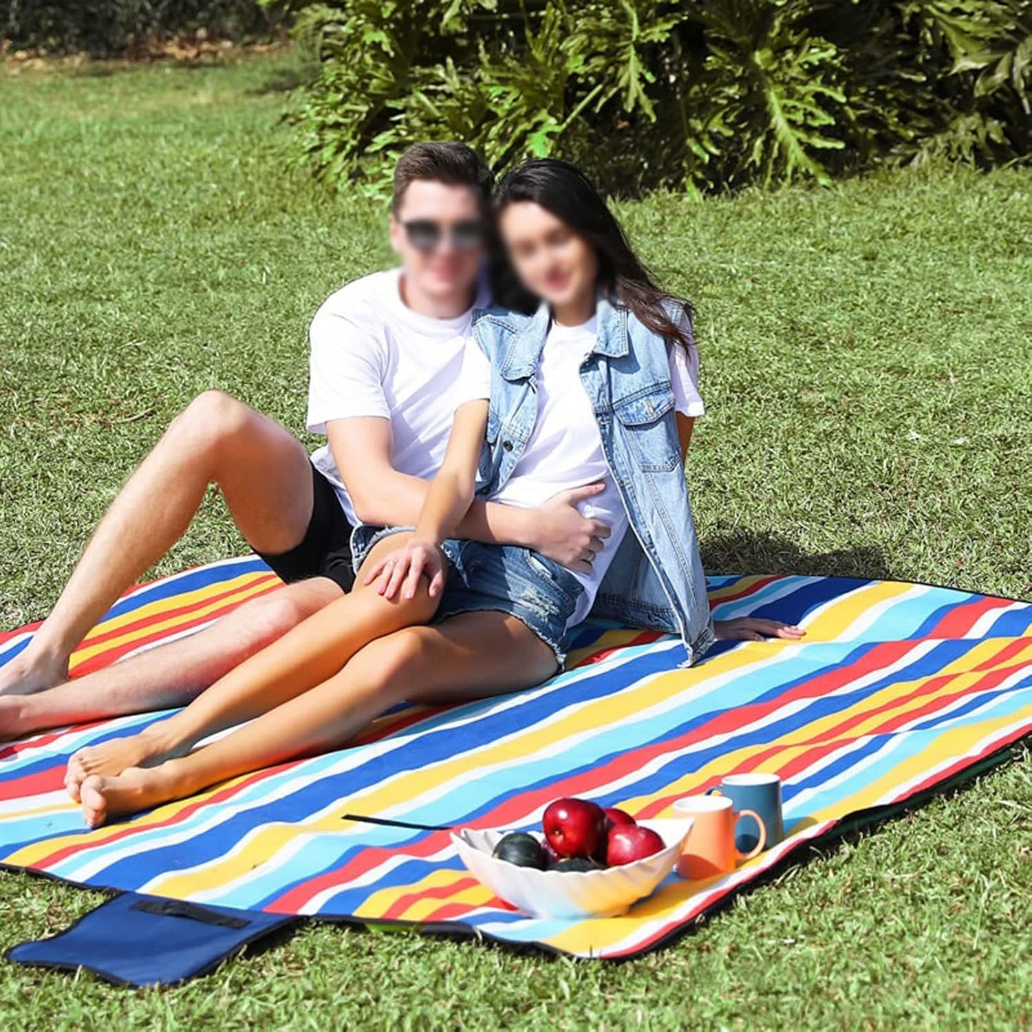 Beach Blankets Large Picnic Blanket Waterproof Foldable with 3 Layers Thicker Material Beach Mat for Camping Travel(Blue)