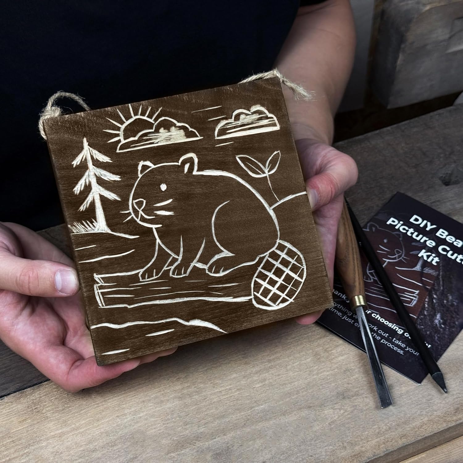 Sharky DIY Beaver Wood Carving Kit with V-Chisel & Video Guide – Beginner Whittling Set for Adults – Creative DIY Woodcraft Kit