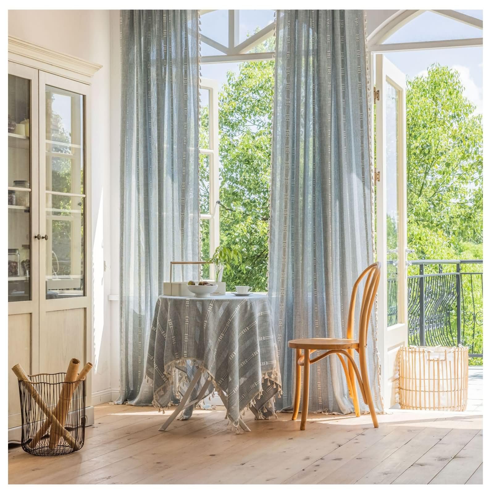 Rideaux gris à pompons de 280x260 cm pour sublimer votre chambre cocooning