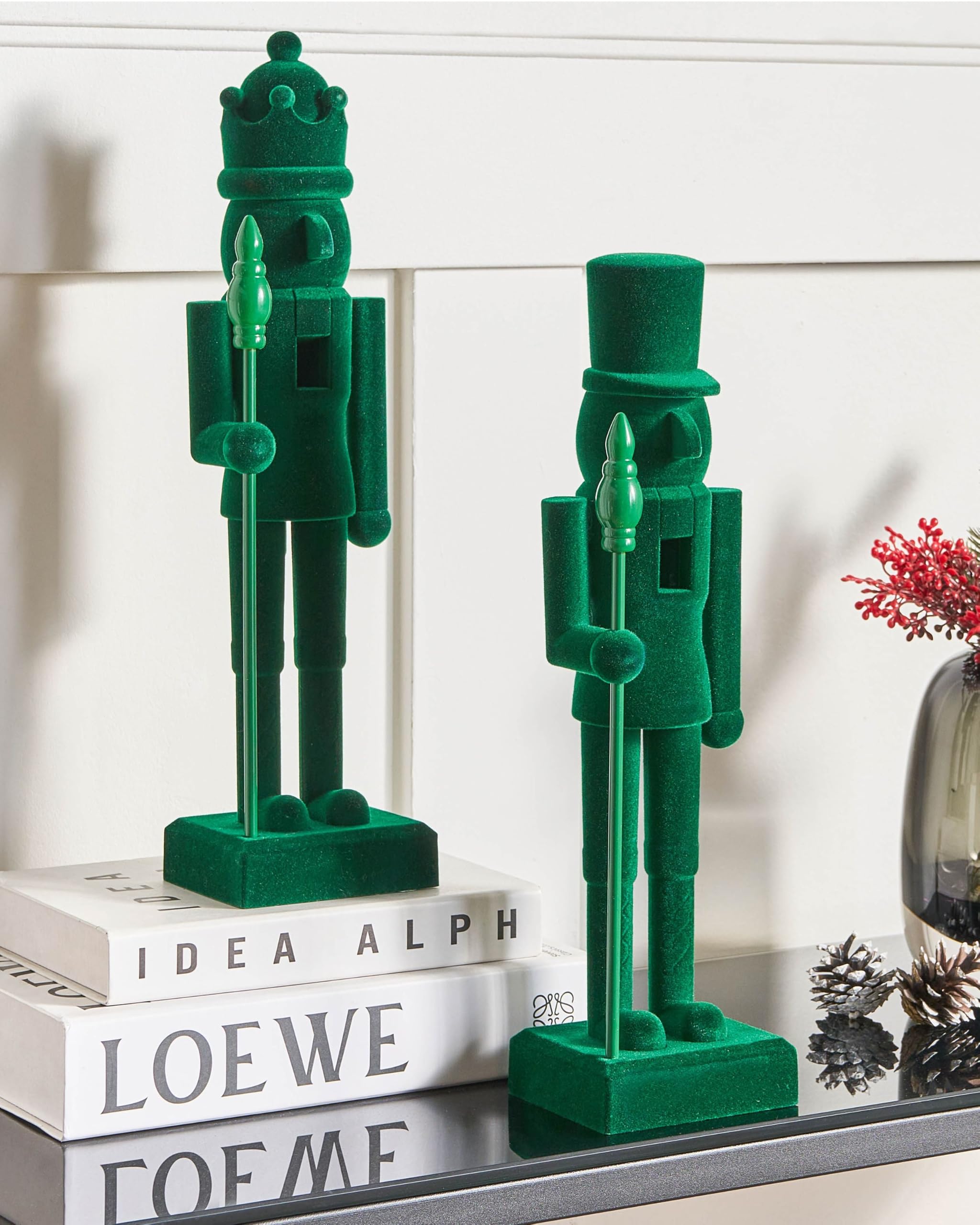 Beliani Lot de 2 Figurines Casse-Noisettes en Synthétique Décoration de Noël Vert Flatey