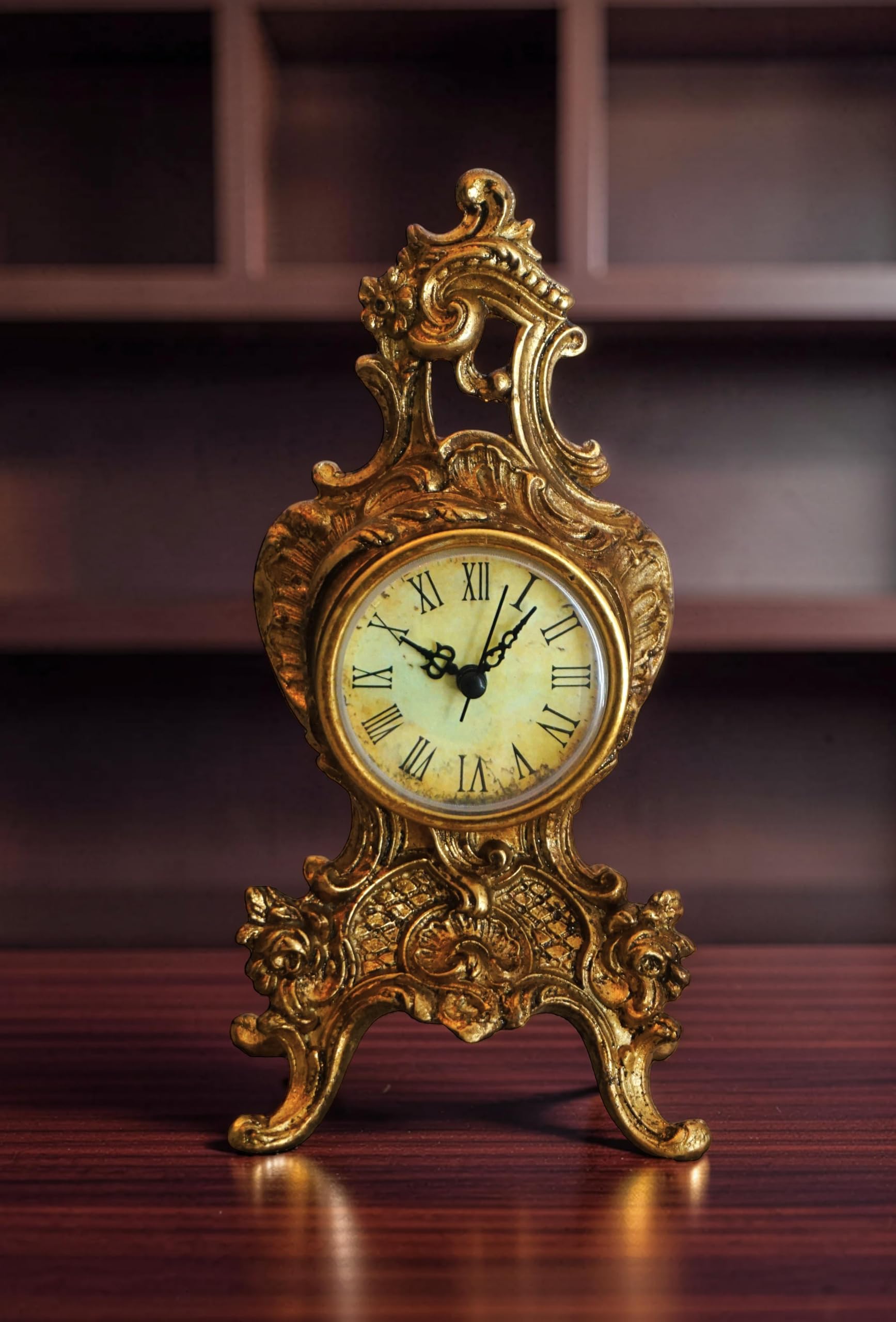 Vintage kunstvolle goldene Tischuhr mit römischen Ziffern Zifferblatt – Antik Stil Dekorative Kaminuhr Barock Harz Schreibtischuhr für Wohnzimmer, Schlafzimmer, Büro & Kaminsims – 20,6 cm