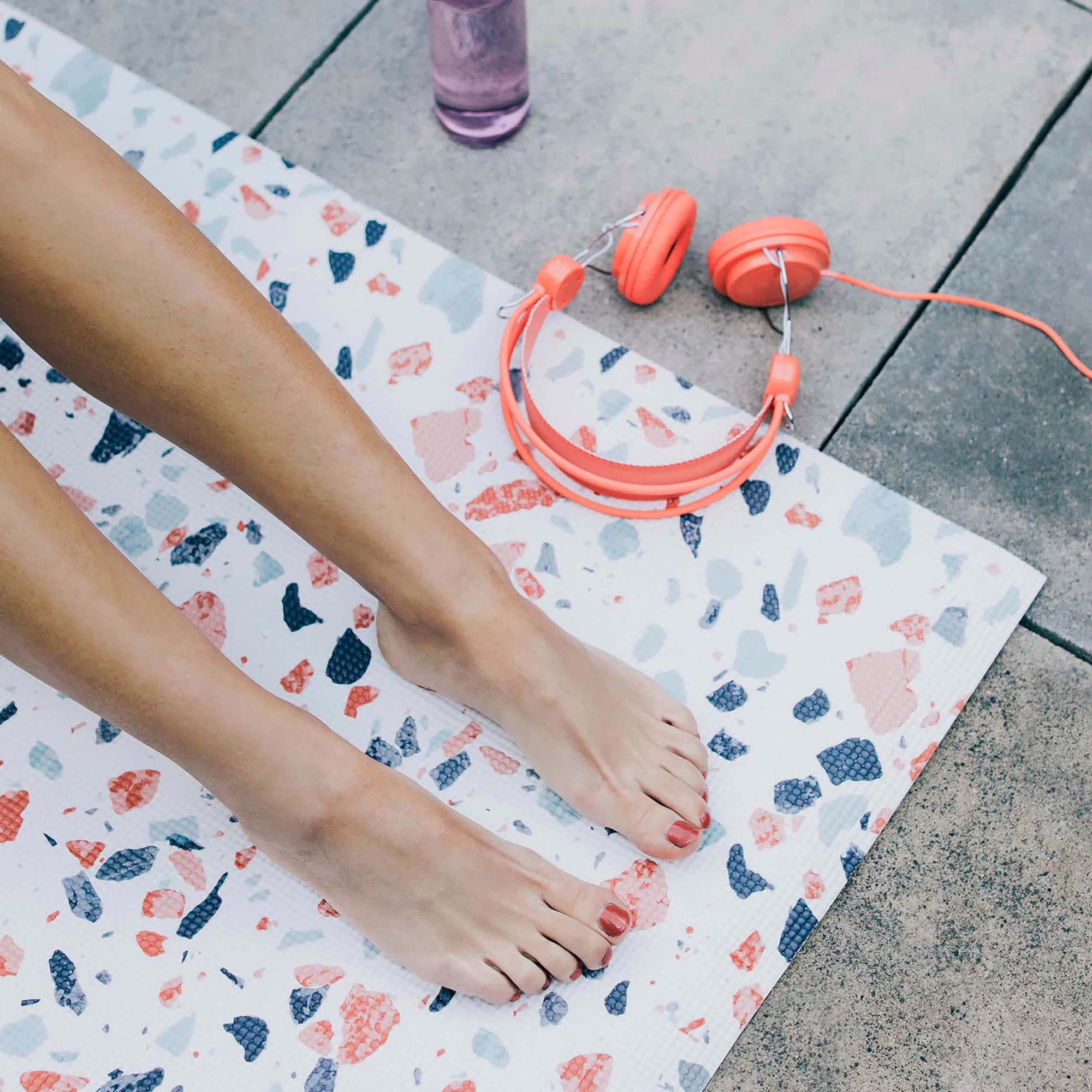 Amazon.co.jp: Terrazzo - Yoga Mat by doiy : スポーツ＆アウトドア