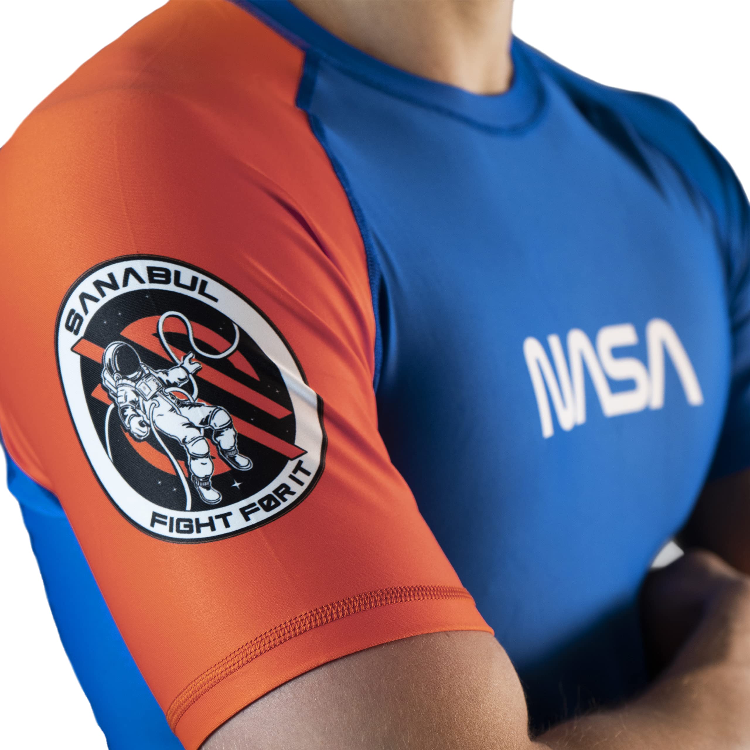 Sanabul NASA Kurzarm-Kompressions-Rashguard für MMA BJJ Wrestling-Cross-Training, Rashguard
