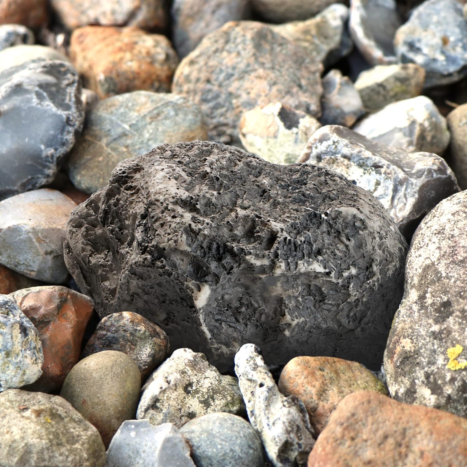 com-four® Pierre Clés Big Mountain: Cachette secrète réaliste pour géocaching - Image secondaire