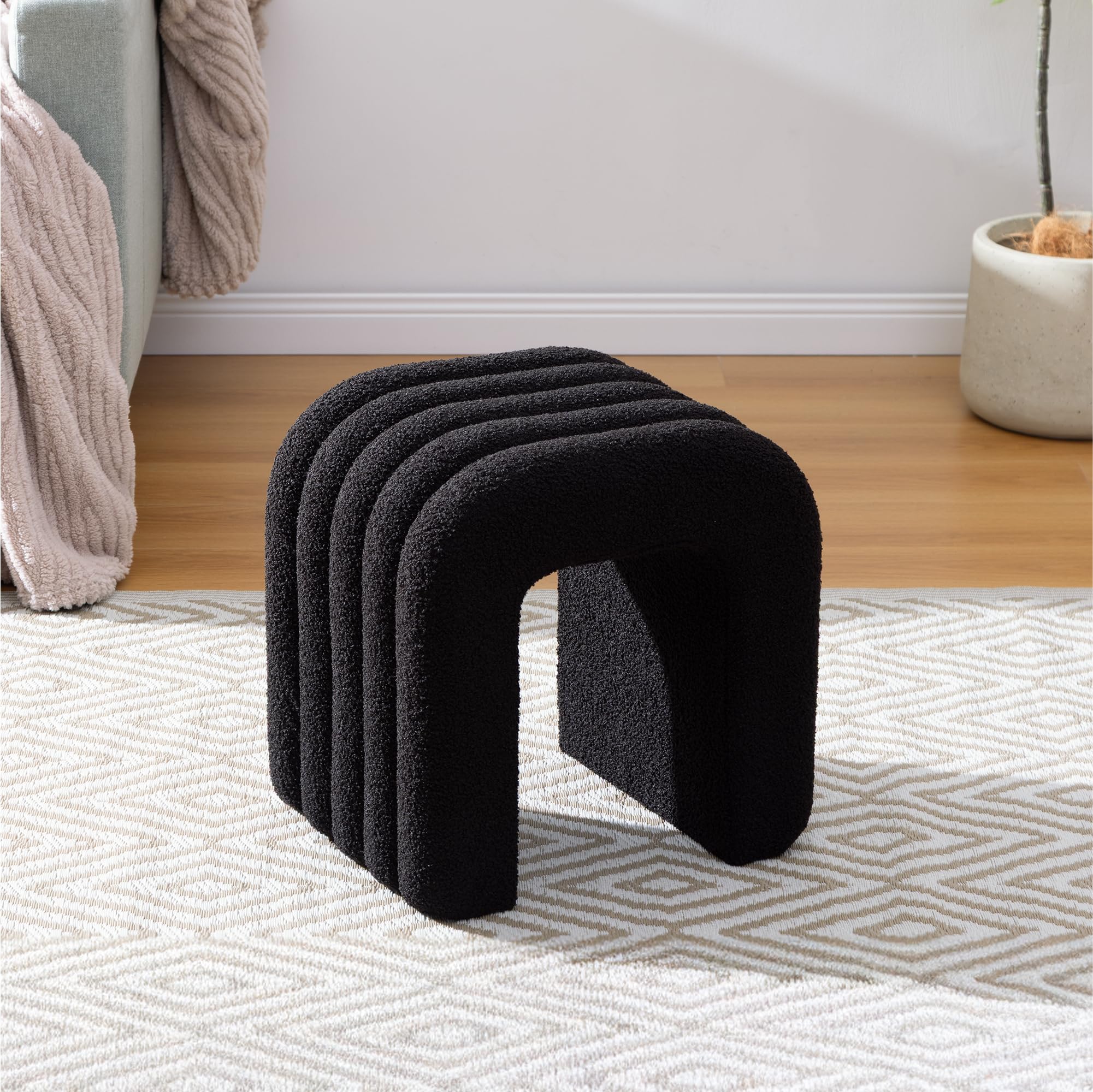 XL bouclé poef Alto met opbergruimte