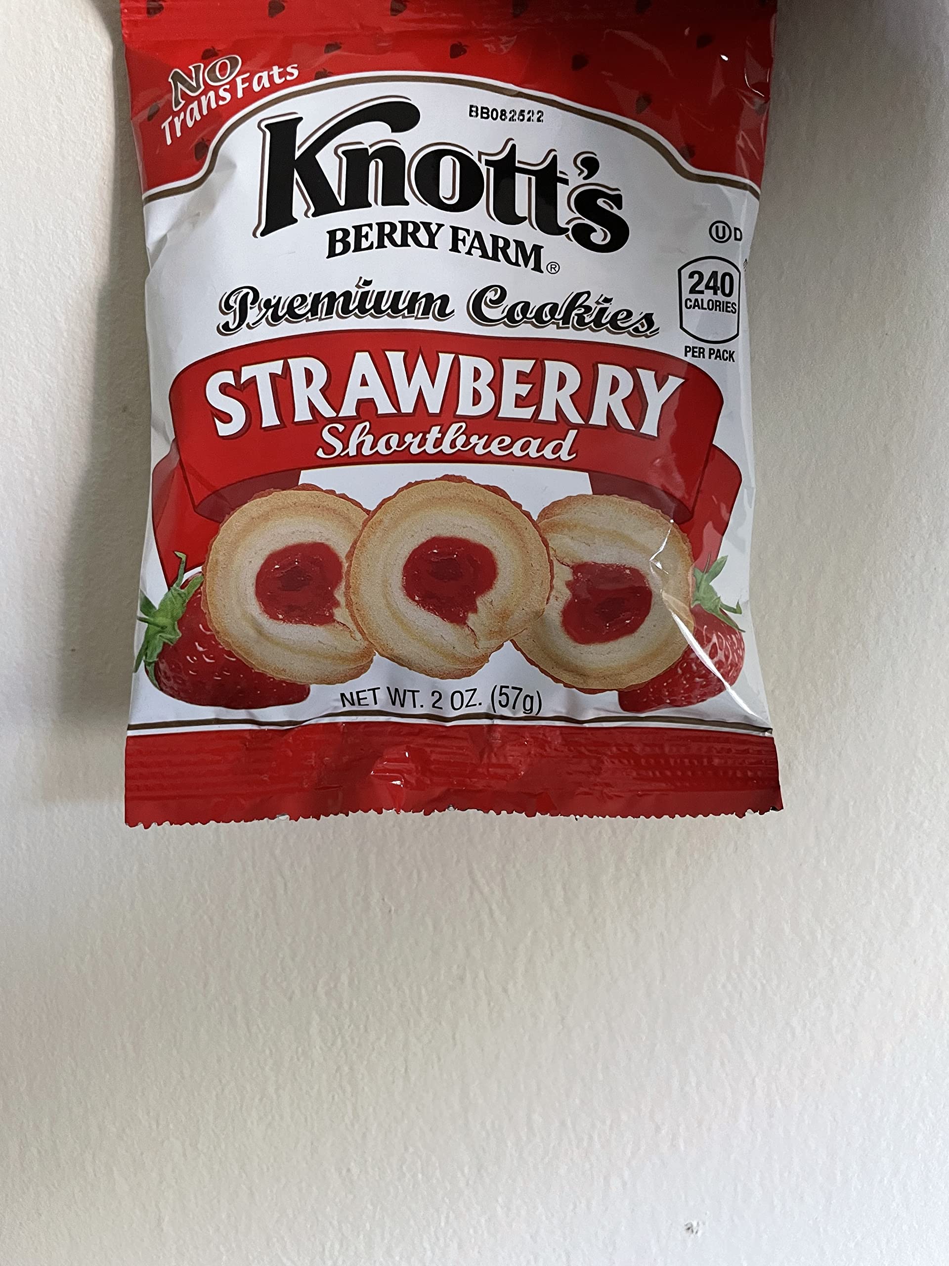 Knotts Berry Farm Strawberry Shortbread Cookies, 2 Oz