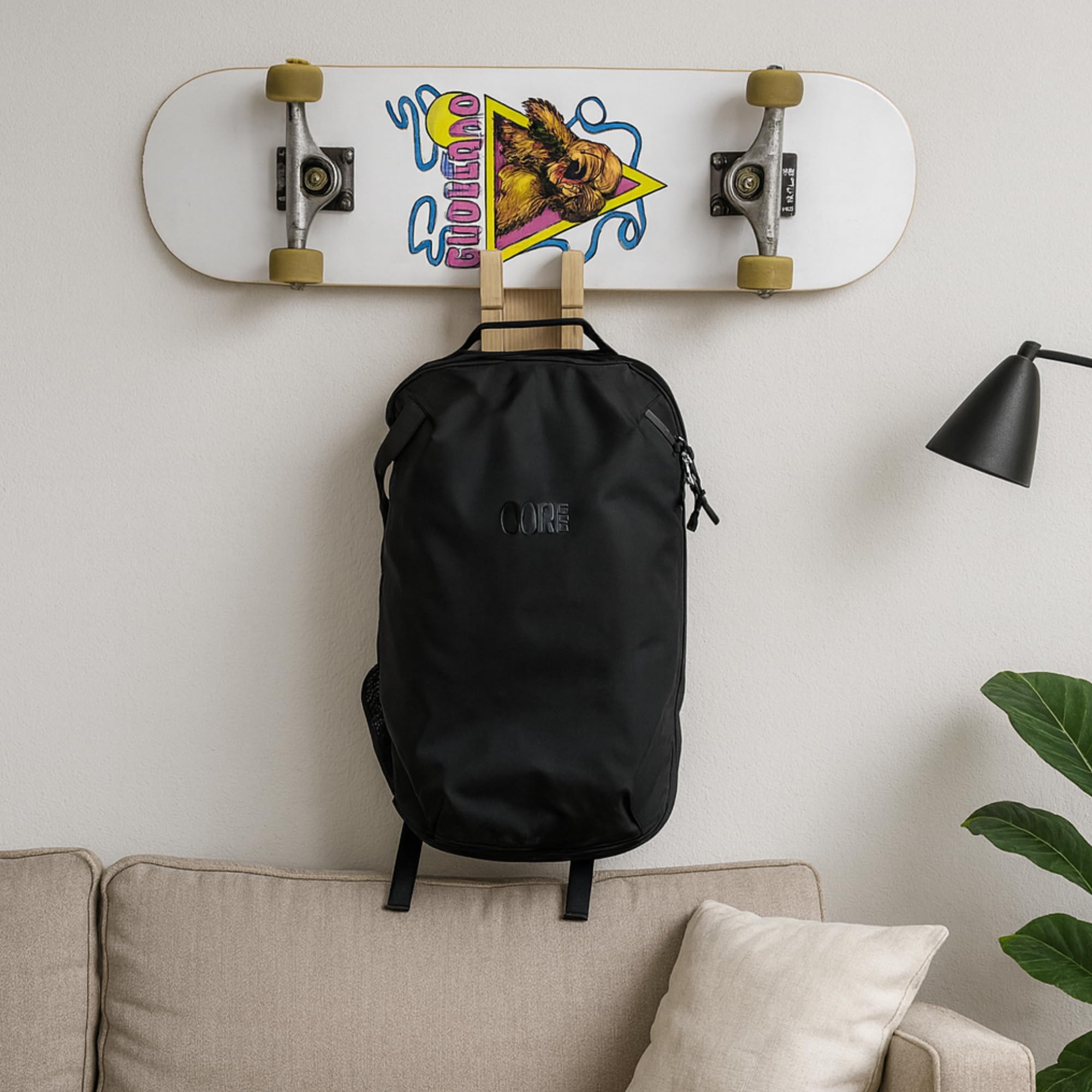 COR Surf Soporte de pared para monopatín y snowboard de bambú con gancho