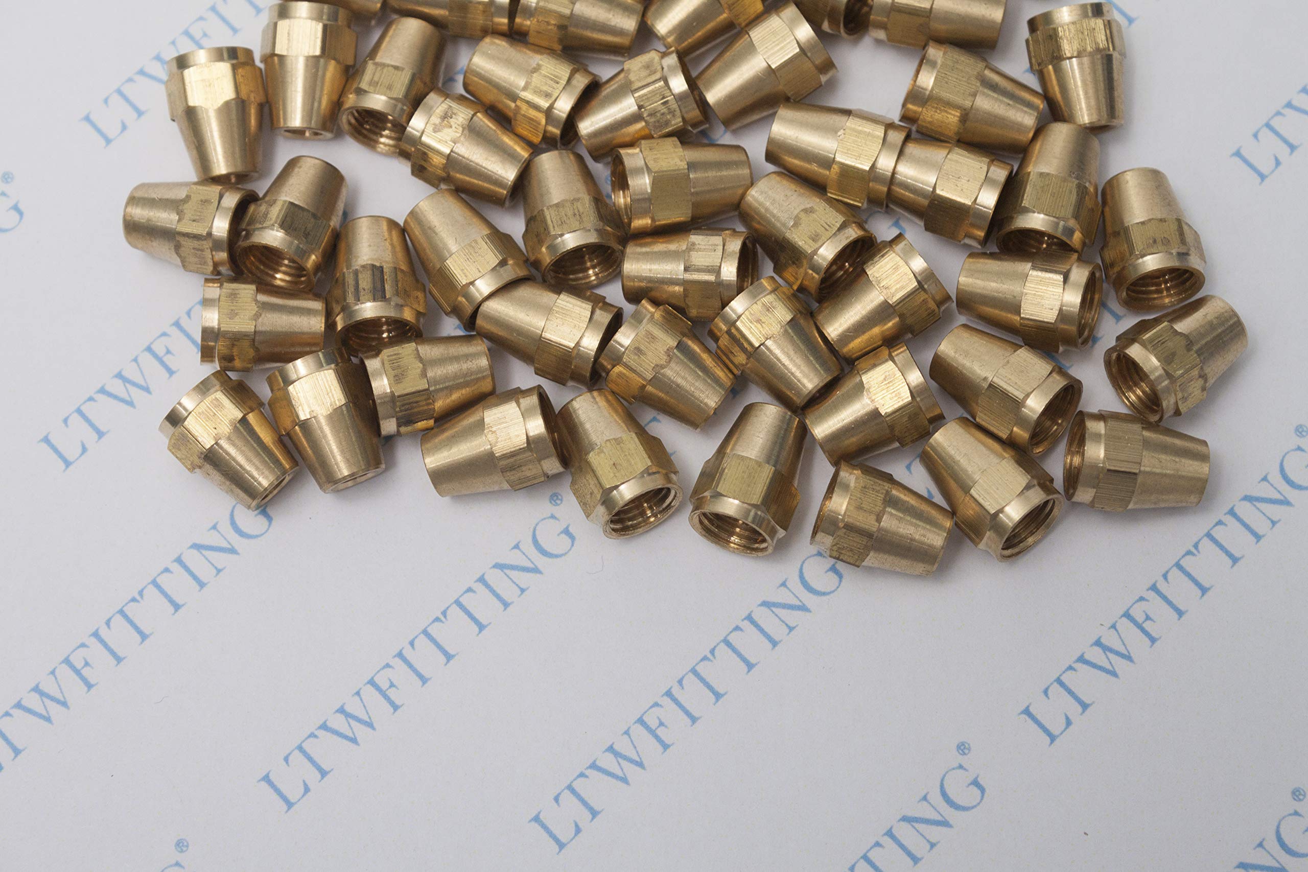 Il Dado Svasato In Ottone Da 3/16 "OD Corto SAE Da 45 Gradi