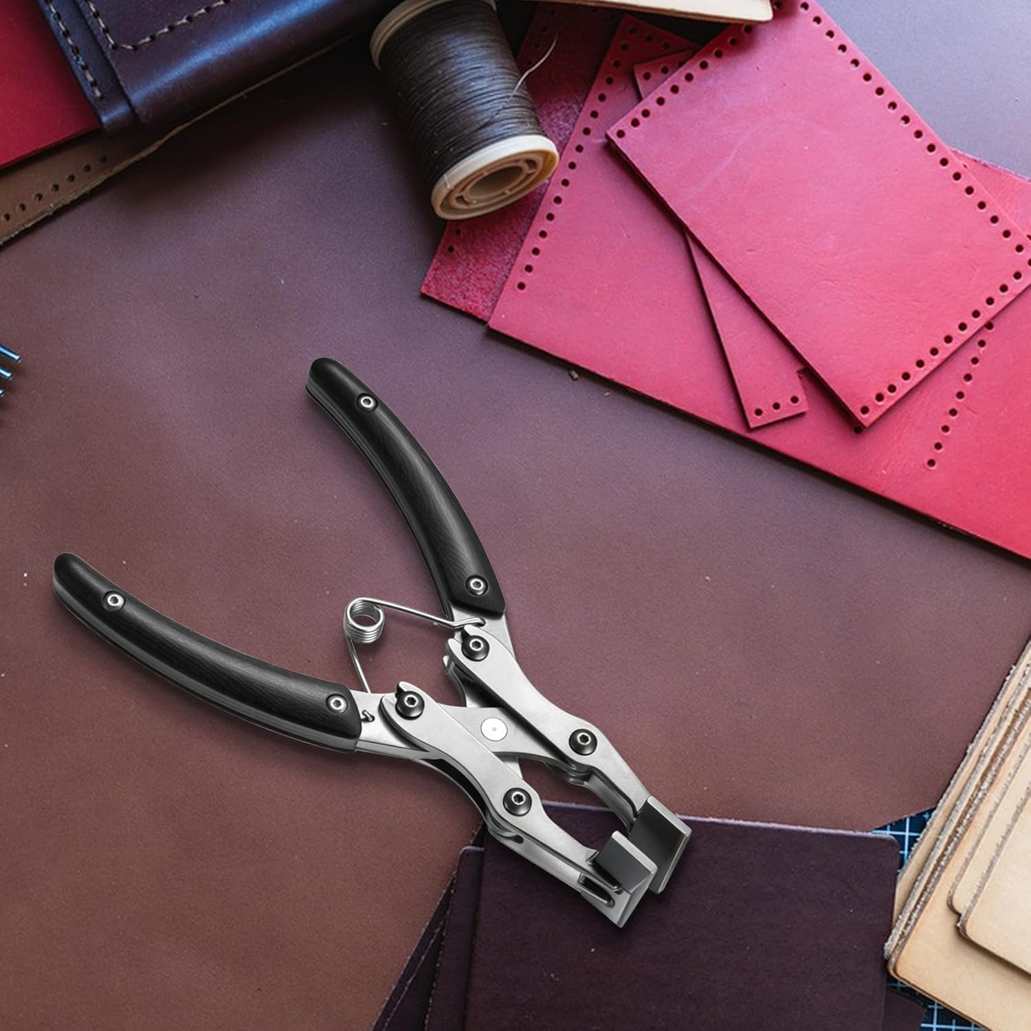 Leather Flat Plier 7.5 inch Flat Nose Plier Wooden Handle Leather Work Clamp Press Parallel + Cross Structure for Crafting DIY Projects