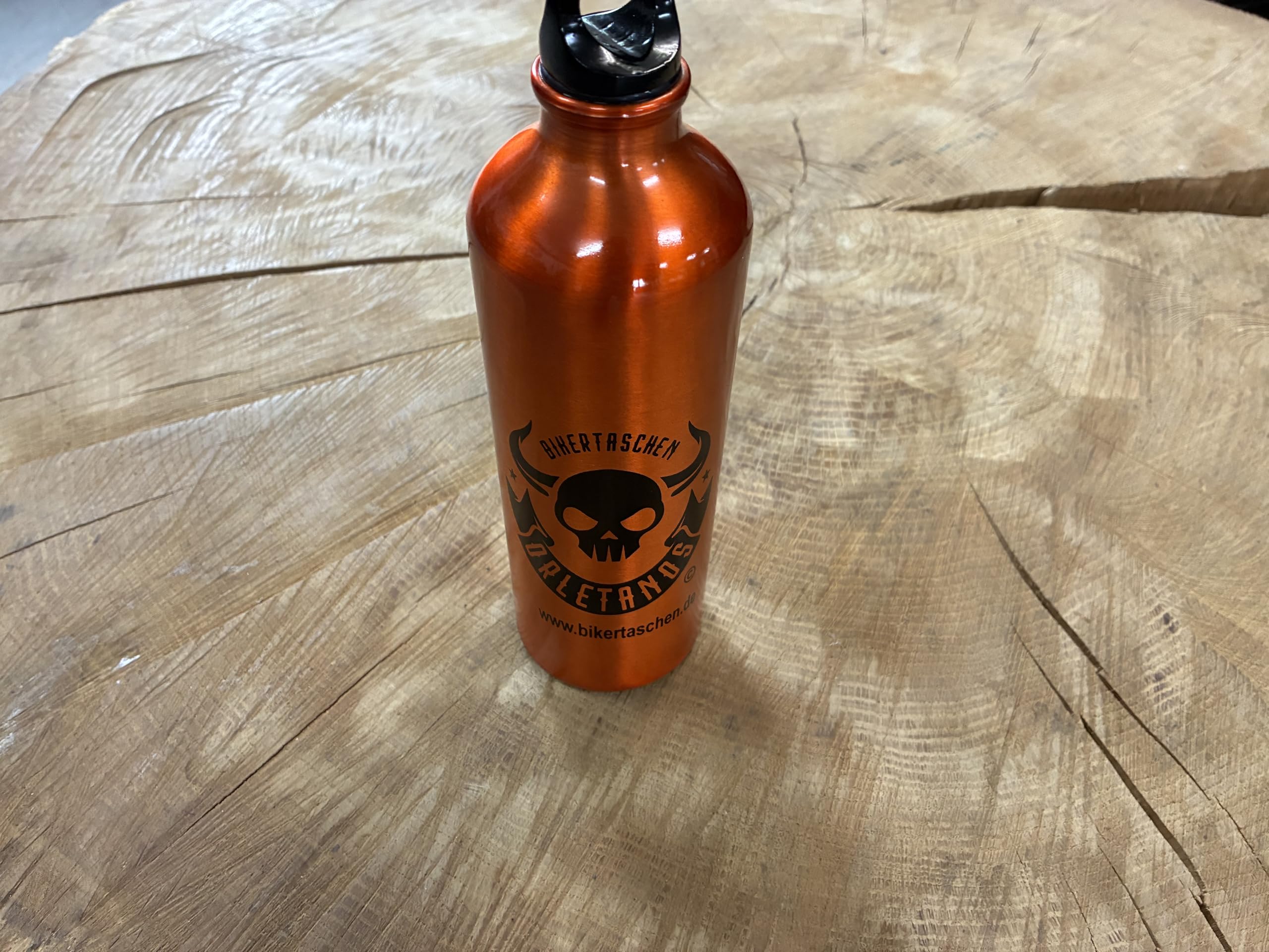 Benzinflasche Aluminium 800ml Orange Skull kompatibel mit Harley Davidson Schwingentaschen Seitentasche Satteltaschen Sportster Softail Rocker Biker Aluminium Alu Flasche benzin