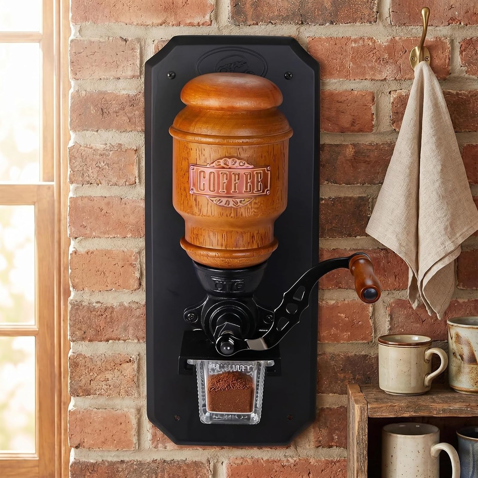 Ręczny młynek do kawy montowany na ścianie, z żeliwnym mechanizmem żarnowym | Regulacja stopnia mielenia, oszczędność miejsca na blacie, element wystroju w stylu vintage do kuchni lub kawiarni