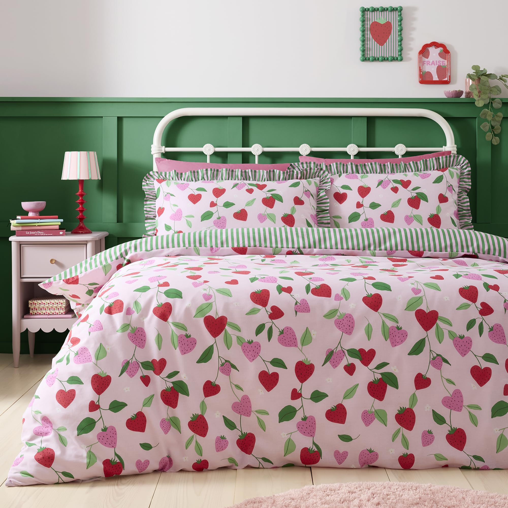 Bedlam Fun Strawberries Duvet Cover Set Double 200 x 200cm – Easy Care Bedding with Playful Strawberry Print, Includes 2 Pillowcases