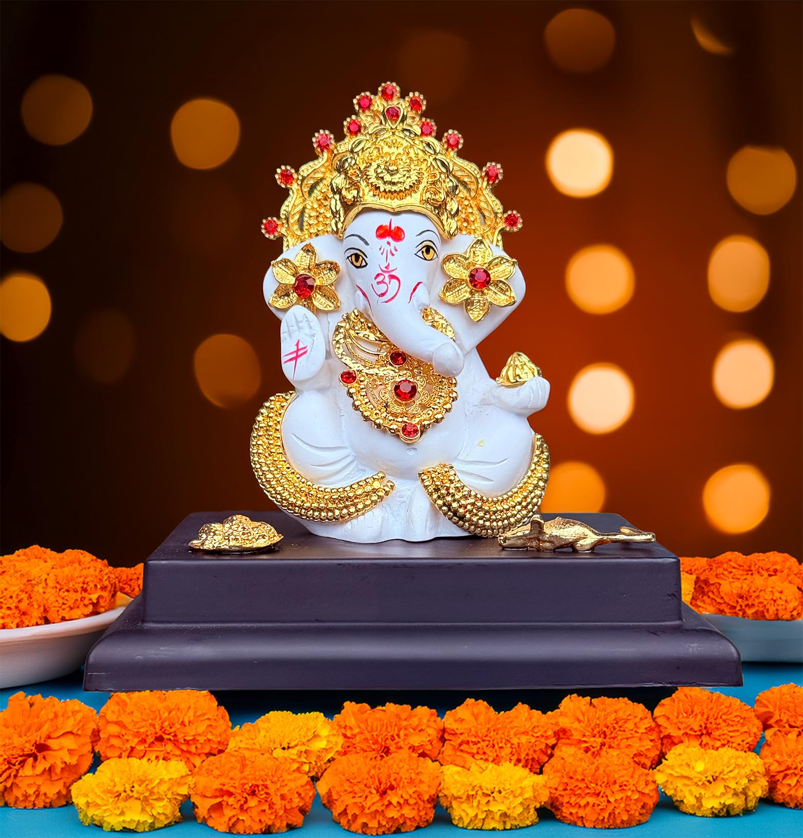 Statue Ganesh plaquée or et base bois chic pour votre bureau
