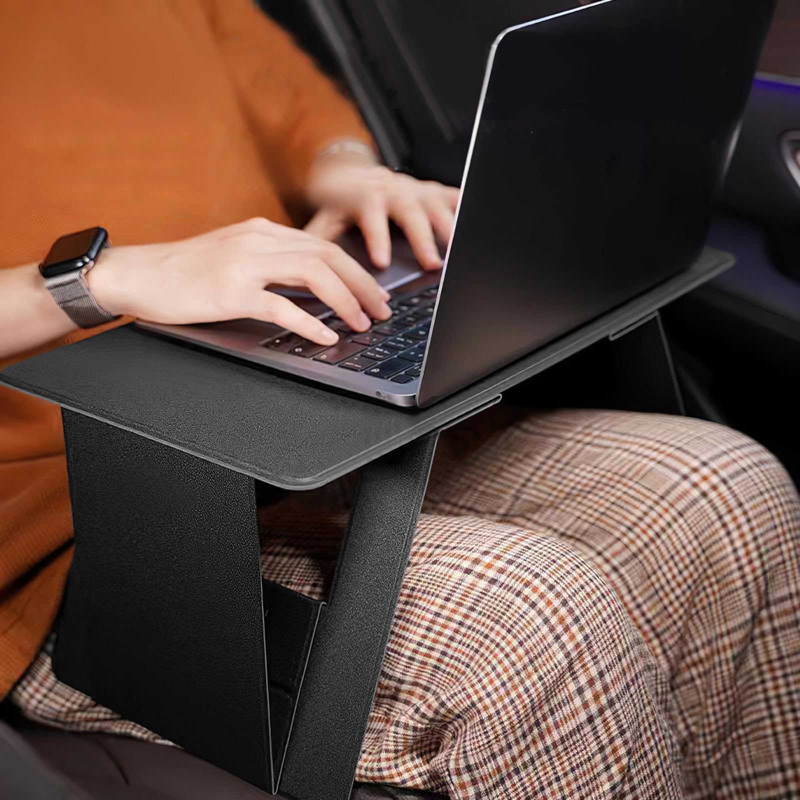 SHINEOFI Supporto per Computer Portatile Pieghevole Tavolino da Uso Quotidiano in Pu e Pannello ad Alta Densità, Versatile e Facile da Riporre, per Auto e Divano