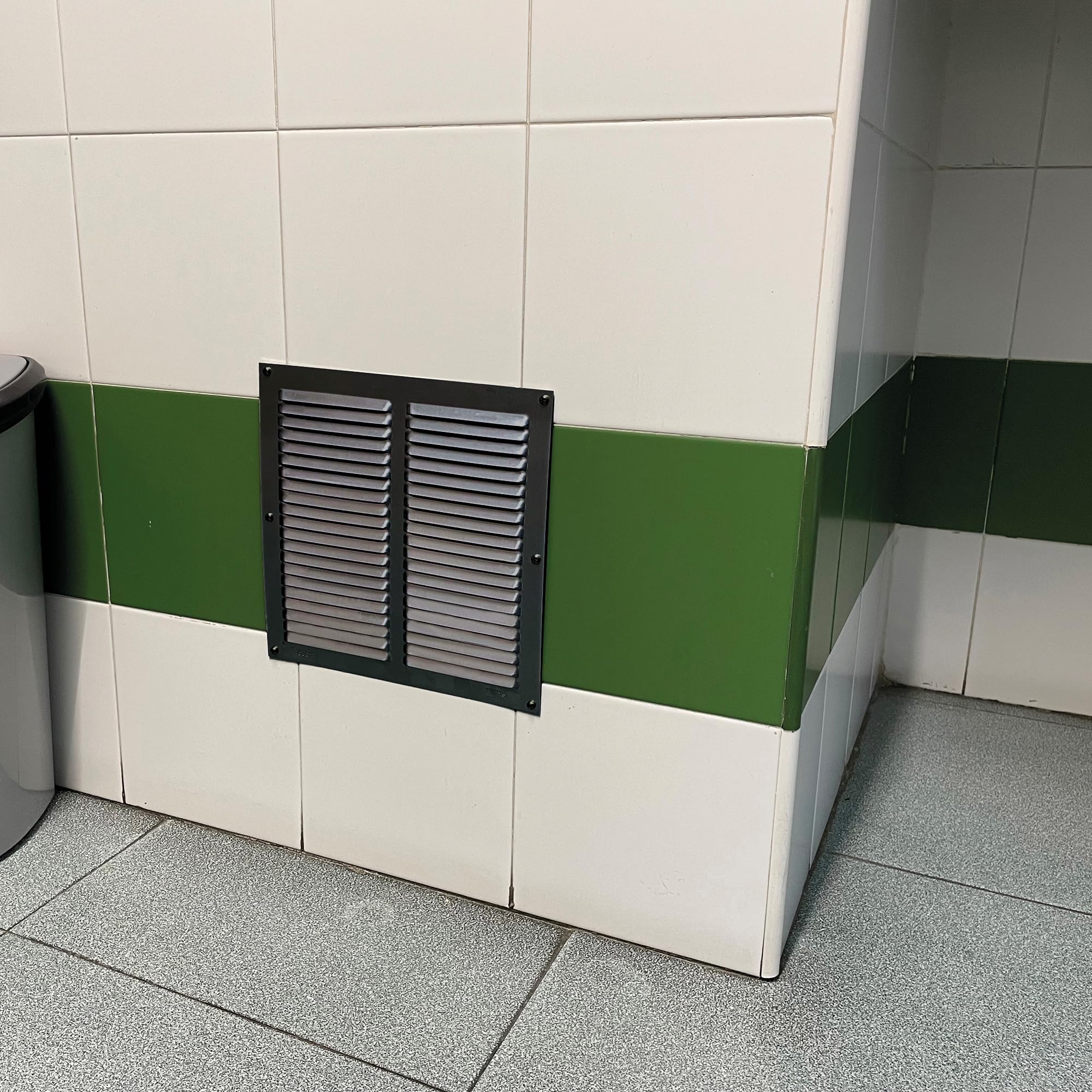 Amig - Quadratisches Aluminiumgitter mit Insektenschutz | Lüftungsgitter für Luftauslass | Ideal für Decken in Küche und Bad | Maße 200 x 200 mm | Farbe Schwarz (Packung mit 4)