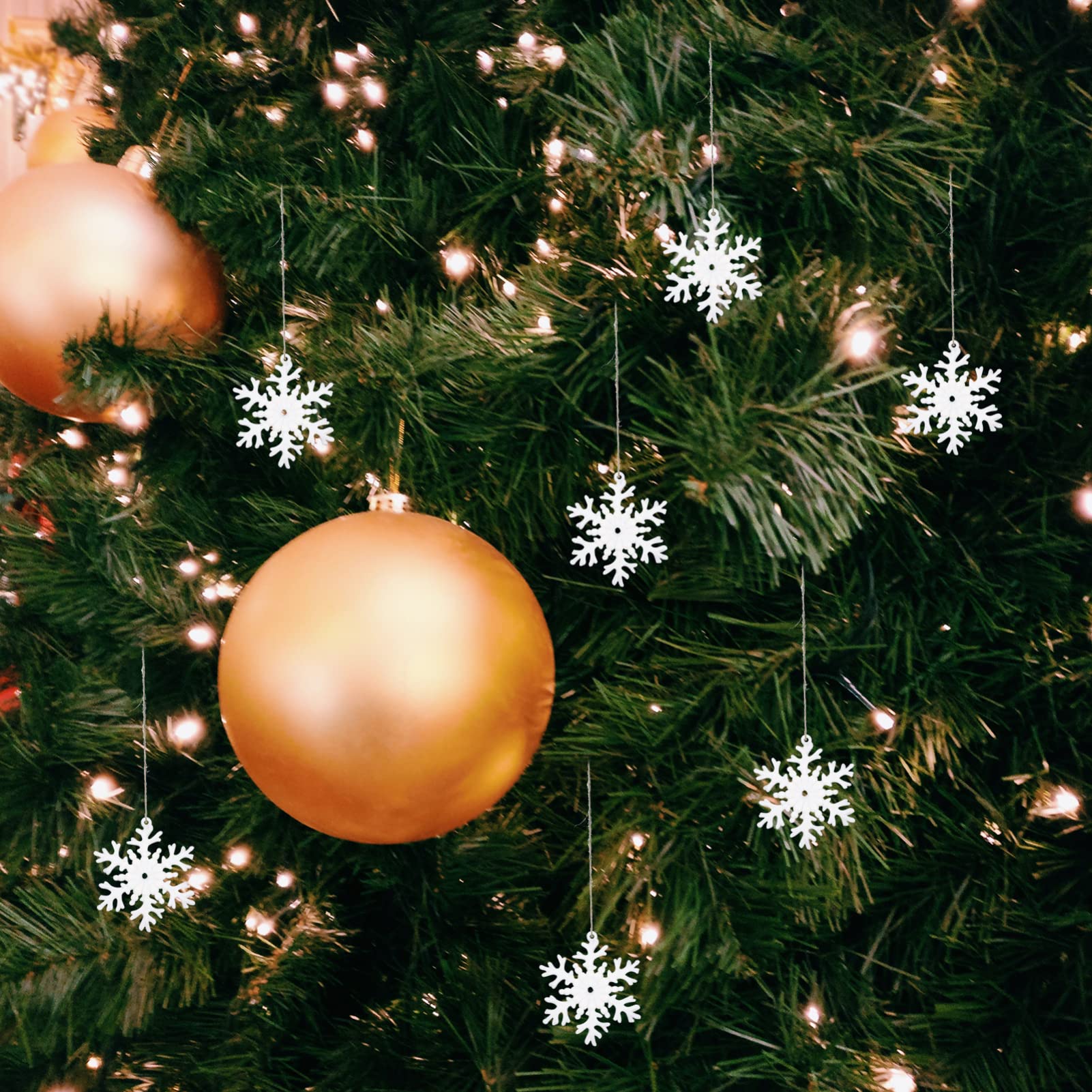 Amosfun 8 Sätze Weihnachtsschneeflocke-anhänger Schneeflockenverzierung Weihnachtsbäume Weihnachts-hüpfburgen Weihnachtsbaumschmuck Weihnachtstischstreuung Weihnachten Plastik Stück * 8