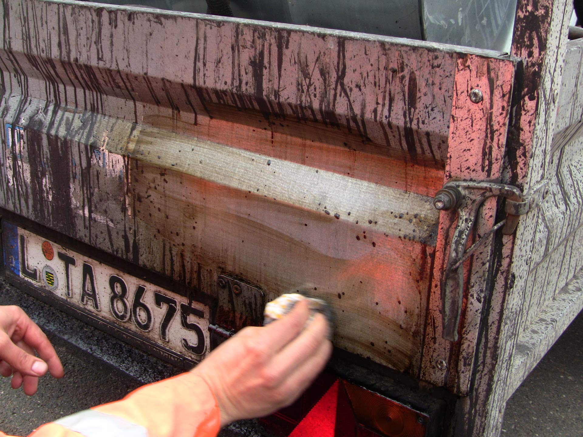 BORNIT Multi Cleaner Reiniger Teer Allzweckreiniger [hocheffektiv] | Putzmittel Motoröl Etikettenlöser Kettenreiniger Fettlöser Werkzeug Motorreiniger Klebereste Entferner Wachs Auto Fett