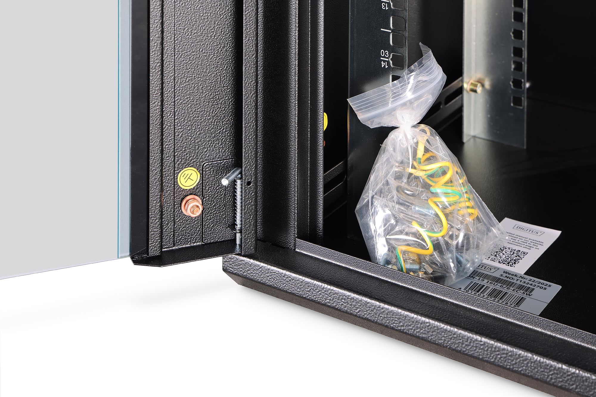 DIGITUS Armoire réseau – 19 Pouces, 16 U – Non montée – Dynamic-N – Noir | Profondeur de 450 mm – Profondeur utile de 320 mm – Montage mural – Capacité de charge de 60 kg – Porte vitrée