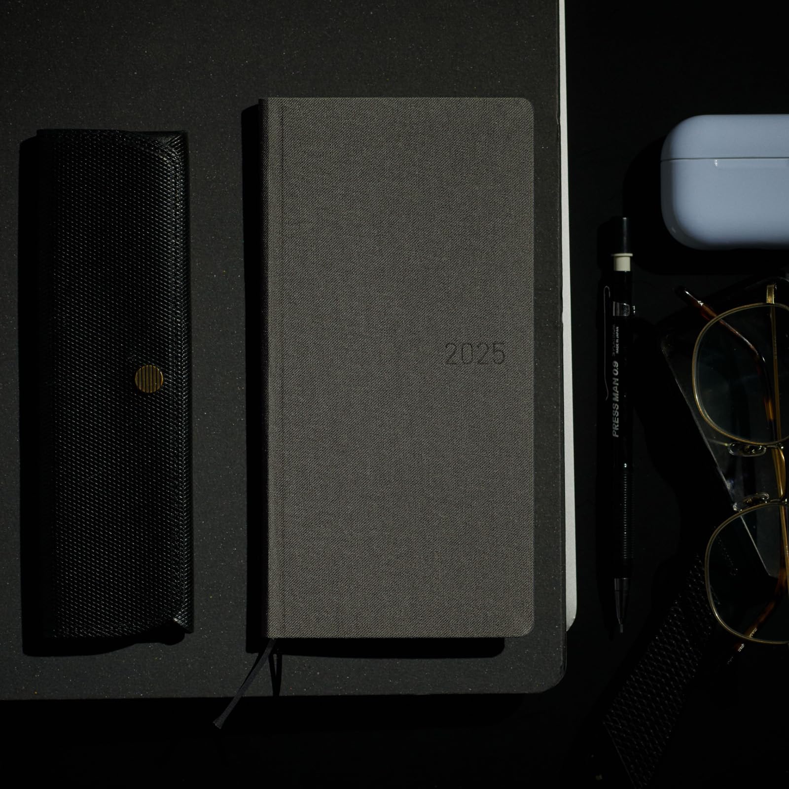 ほぼ日手帳カバー 2025 Charcoal Gray Charcoal Gray ［オリジナルサイズ（A6）］ - 手帳ラインナップ