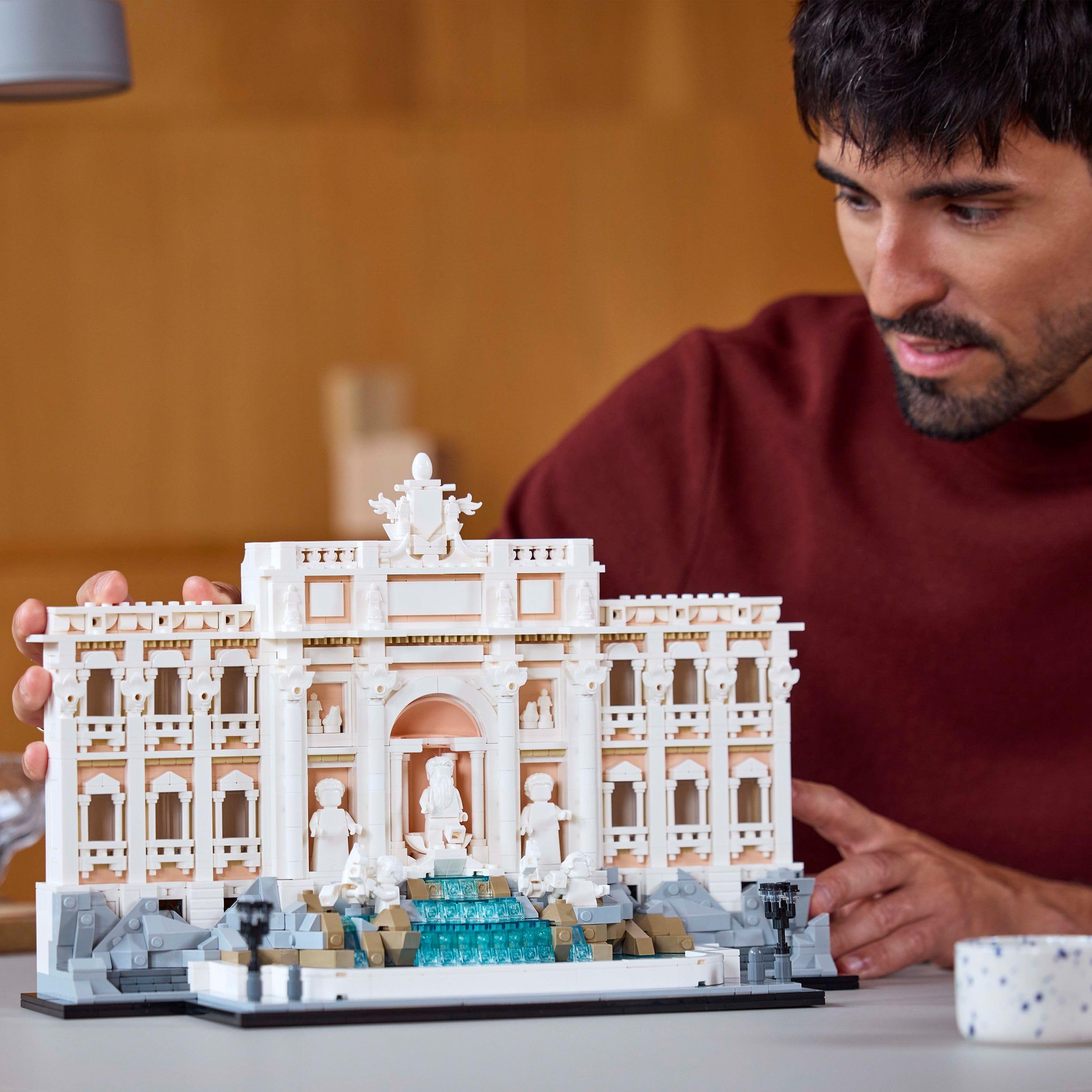 LEGO Architecture Fontana di Trevi - Kit Modellismo di Monumenti Barocchi con Facciata di Palazzo Poli e Sculture - Fai da Te per Adulti da Collezione - Regalo Uomo o Donna Amanti della Storia - 21062