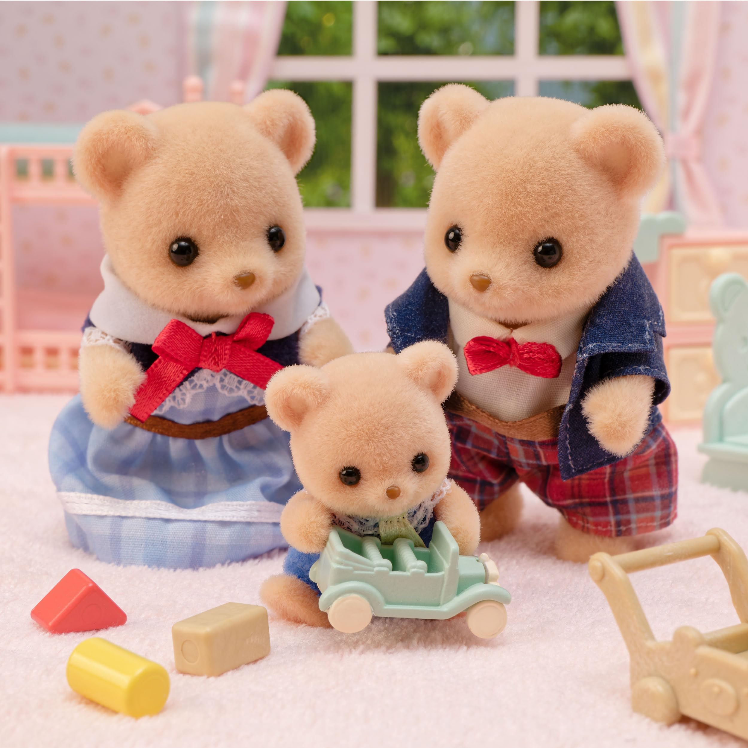 Sylvanian Families - The Biscuit Bear Family - Set 3 Articulated Figures - Immerse yourself in the world of the Sylvanian Family - Miniature Animal Figurines - Toy for Children aged 3+ |5851 - 2