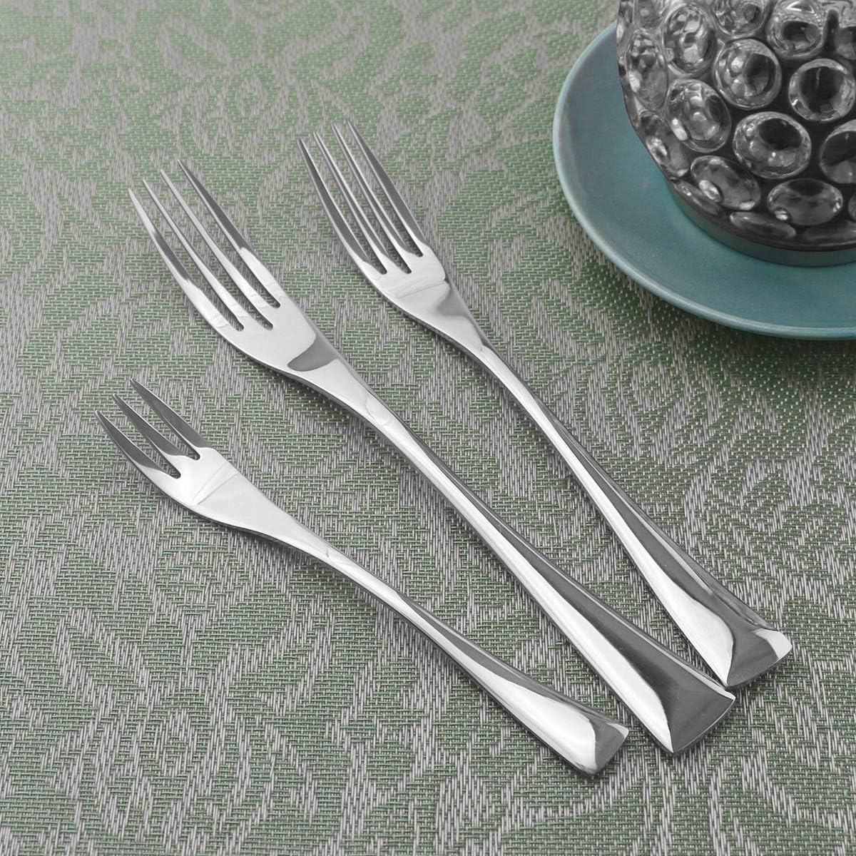 Gugrida 13-Piece 18/10 Stainless Steel Luxury Mirror Polished Silver Silverware Flatware Cutlery Set Service for 2 Include Knife Fork Spoon Dessert Fork Teaspoon Dishwasher Safe