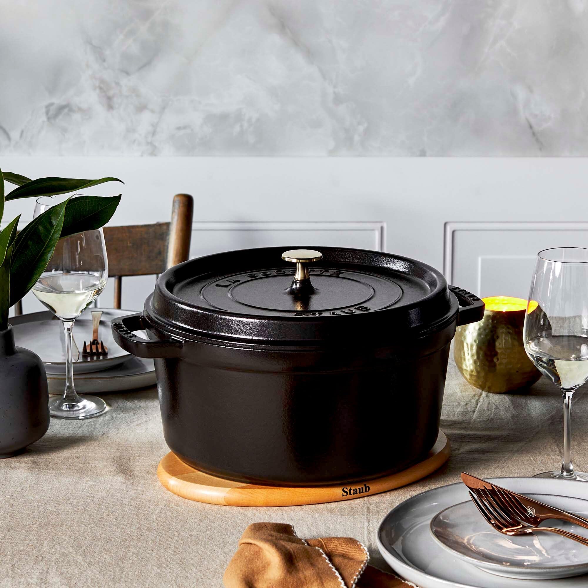 STAUB Cocotte en fonte, faitout tous feux dont induction, ronde, 24 cm, 3,8 L, Made in France, noir