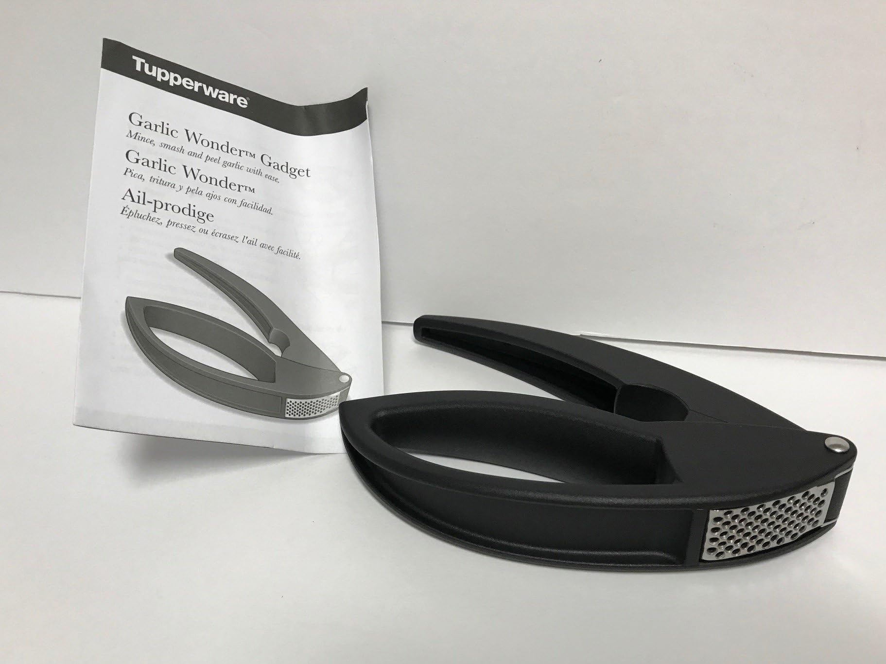 Tupperware New Garlic Wonder Gadget Garlic Presses Home & Kitchen