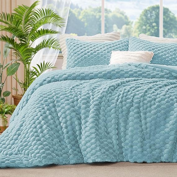 BEDELITE Fluffy King Size Comforter Set - Dusty Blue Fleece Soft Comforter for King Size Bed, Luxury Warm Bedding Set for Winter, Fuzzy Bed Set 3 Pieces (1 Comforter, 2 Pillowcases)
