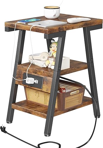 Mesa auxiliar con estación de carga, mesas auxiliares pequeñas con forma de metal Lucky 7, mesita de noche de 3 niveles con salidas y puertos USB,