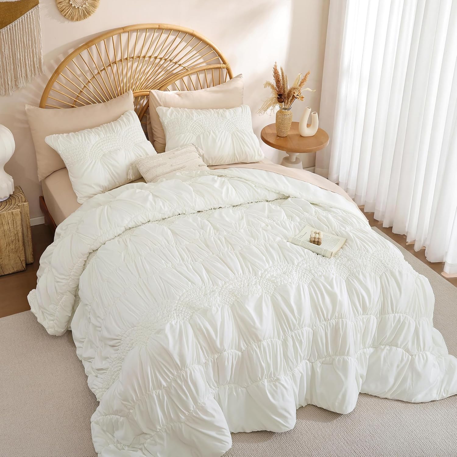 JANZAA Quilts Queen Size, Cream White Quilt Bedding Set with Fan Stitched Quilt Bedspread Coverlet Lightweight Soft Quilted Blanket Thin Cinched Comforter Bed Cover for All Season-3 Pieces