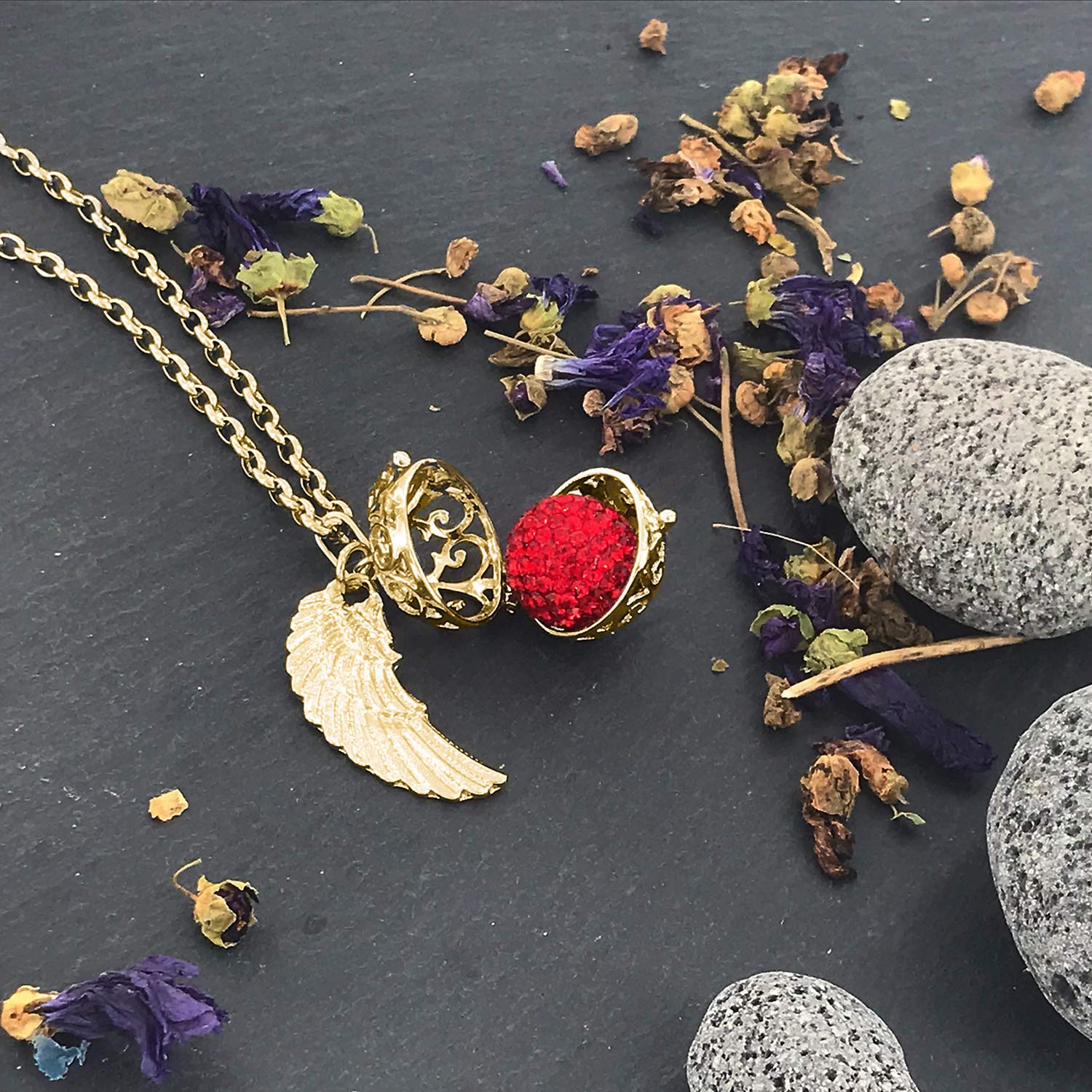 Morella Femme Collier Ange Gardien en Acier Inoxydable Or 70 cm avec Ailes d'ange et Boule sonore en zircons 16 mm dans Une Pochette en Velours