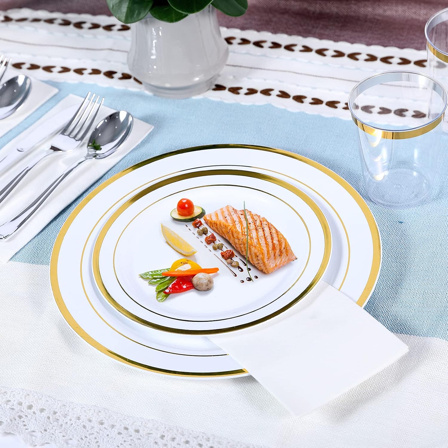 [600 Pack]Vplus Paper Napkins Guest Towels Disposable Premium Quality 3-ply Dinner Napkins Disposable Soft, Absorbent, Party Napkins Wedding Napkins for Kitchen, Parties, Dinners or Events(white) : Health & Household