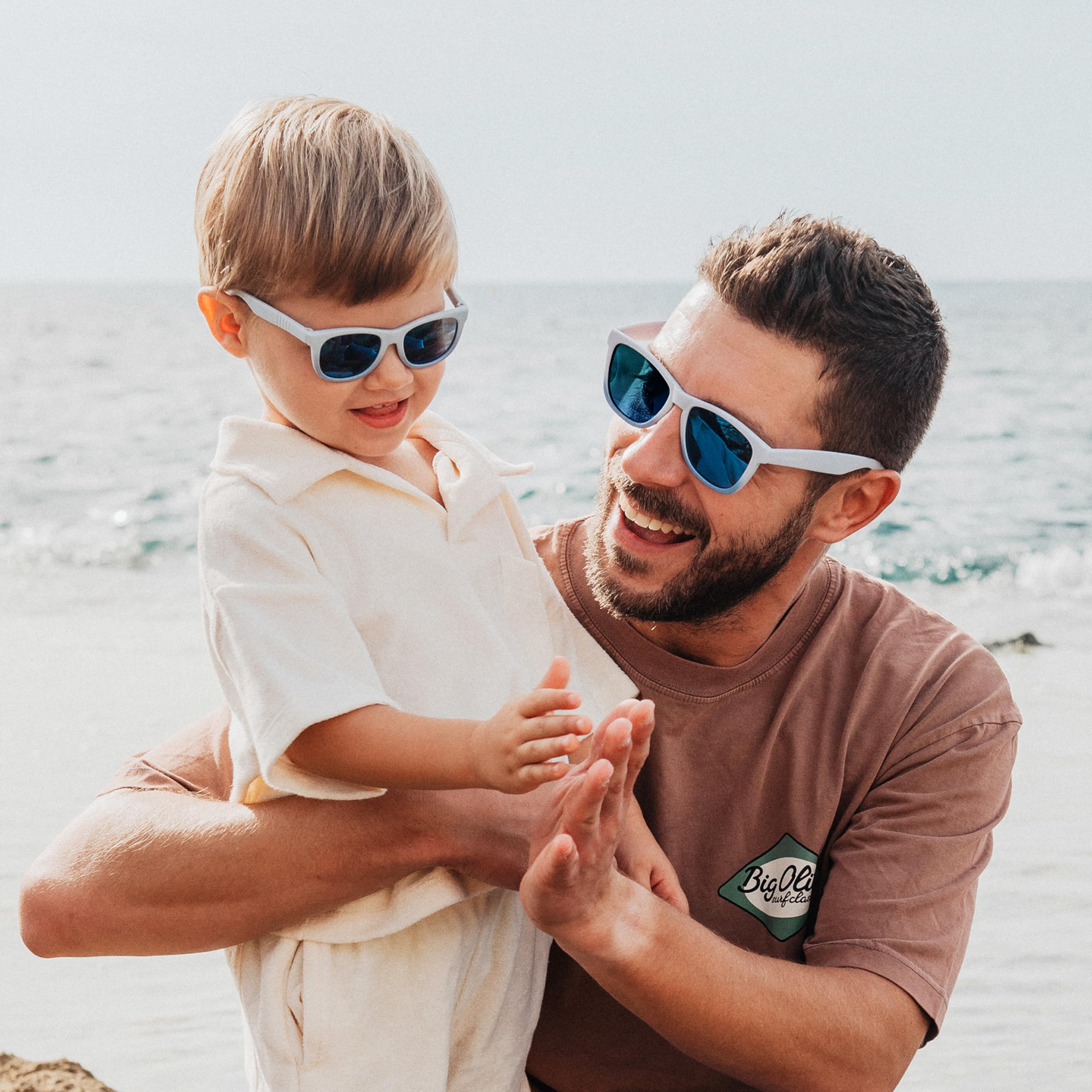 SUAVINEX, Gafas de Sol para Bebés de 0 a 12 Meses, Polarizadas, con Filtro UV 400, Cat. 3, 100% Protección Rayos UVA y UVB, con Funda Incluida, Muy Flexibles y Ligeras, de Forma Redonda, Color Azul