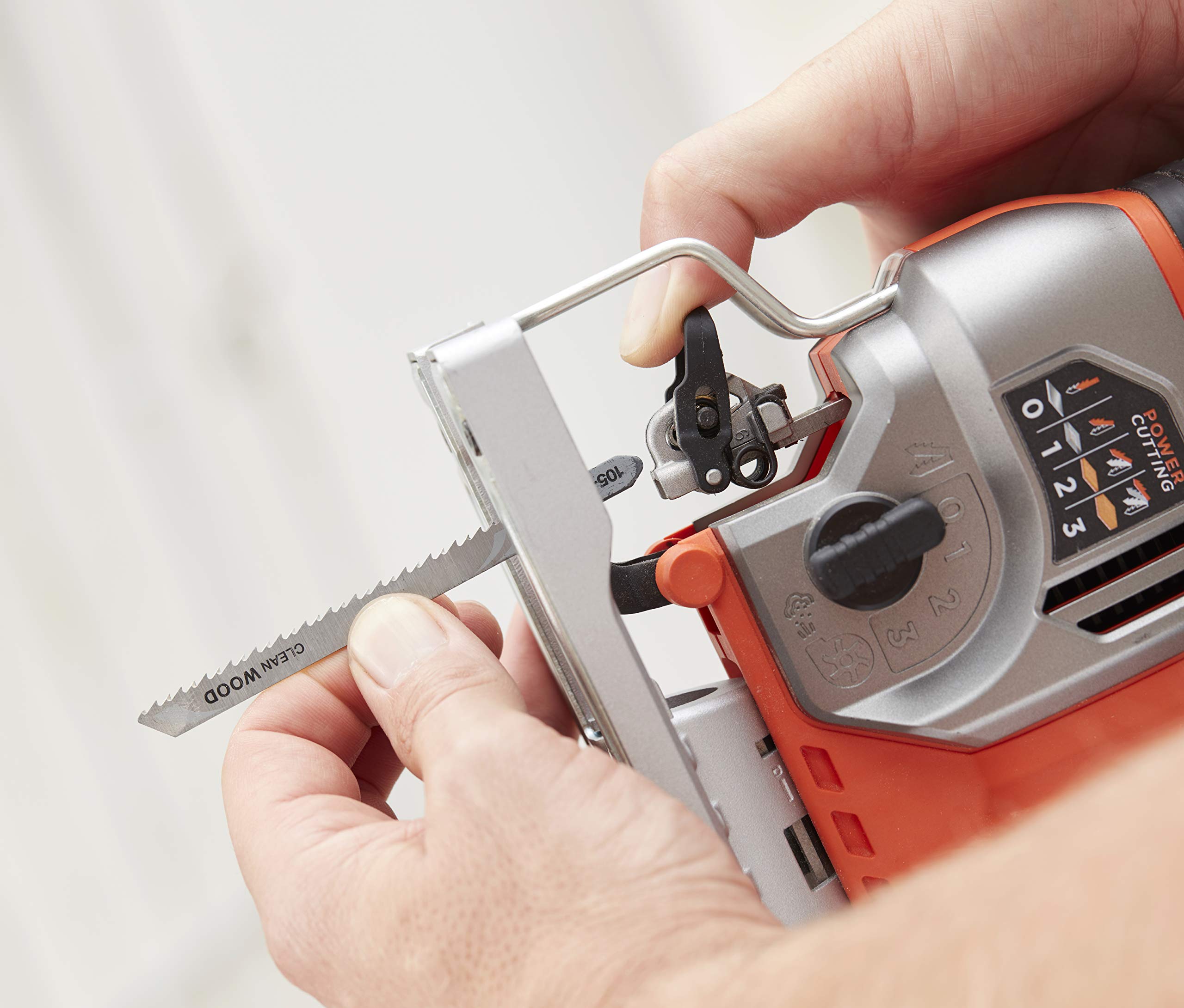 BLACK+DECKER BES610-QS Sierra de cartón 650W 650W