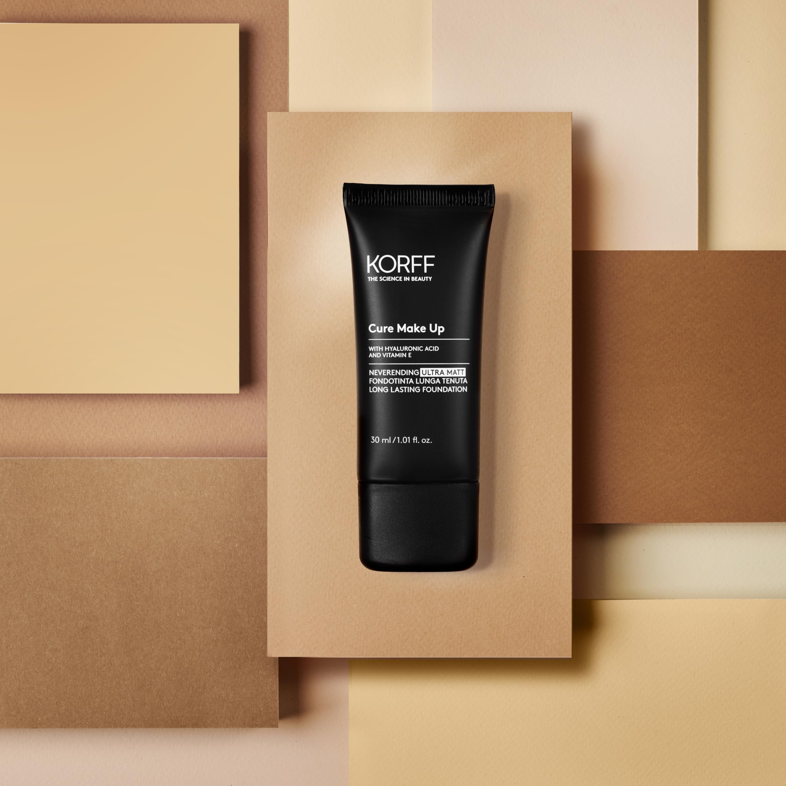 Korff Neverending Ultra Matt Fondotinta Lunga Tenuta fino a 8 ore, Effetto Matt, con Acido Ialuronico, Vitamina E, Amande, SPF30, 30 ml