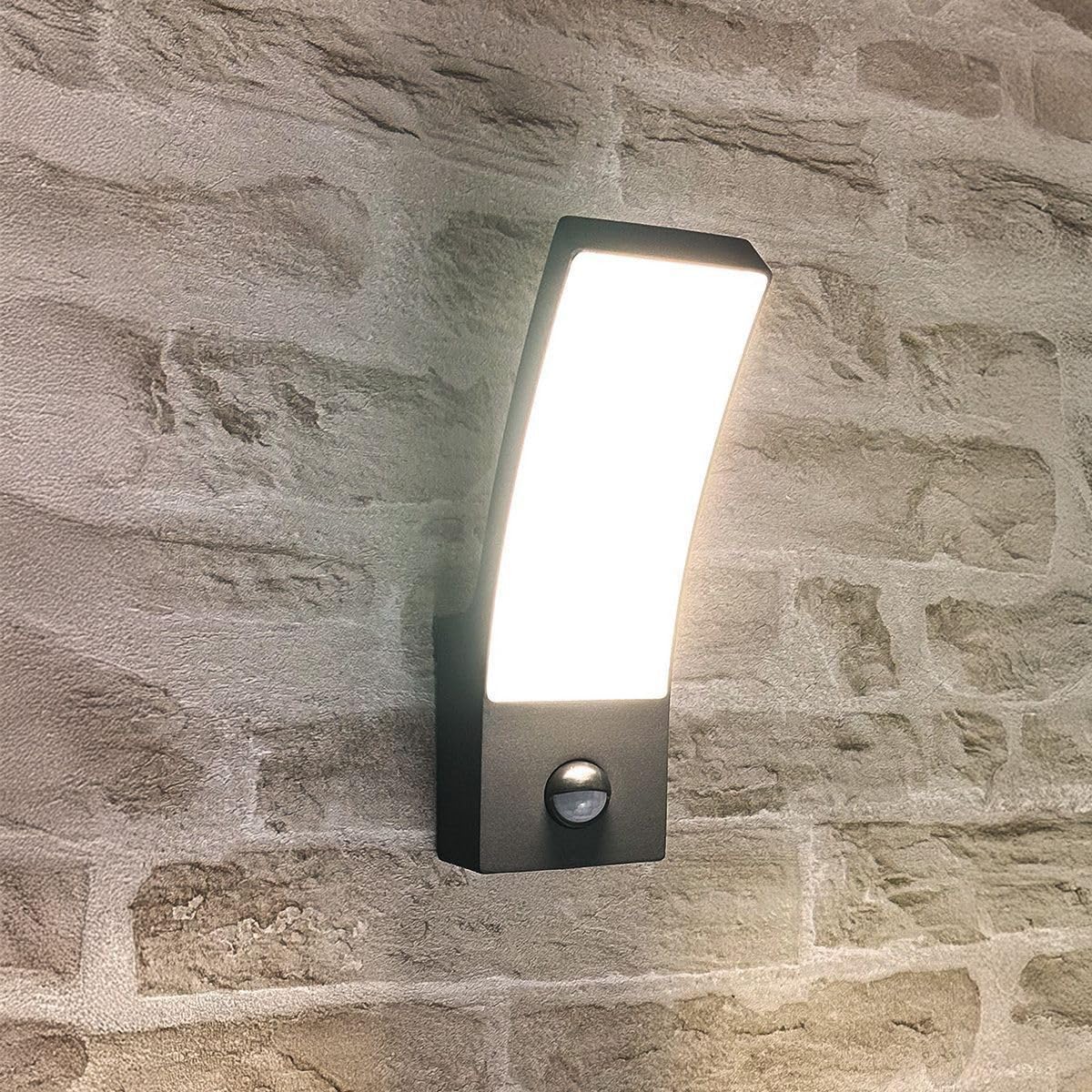 Arum Applique Murale LED Extérieure avec Détecteur de Mouvement THALI 12W – Puissante 1260 Lumens – Fonte d'Aluminium Gris Anthracite – Étanche IP54 – Temps d'allumage Réglable (Blanc Naturel 4000K)