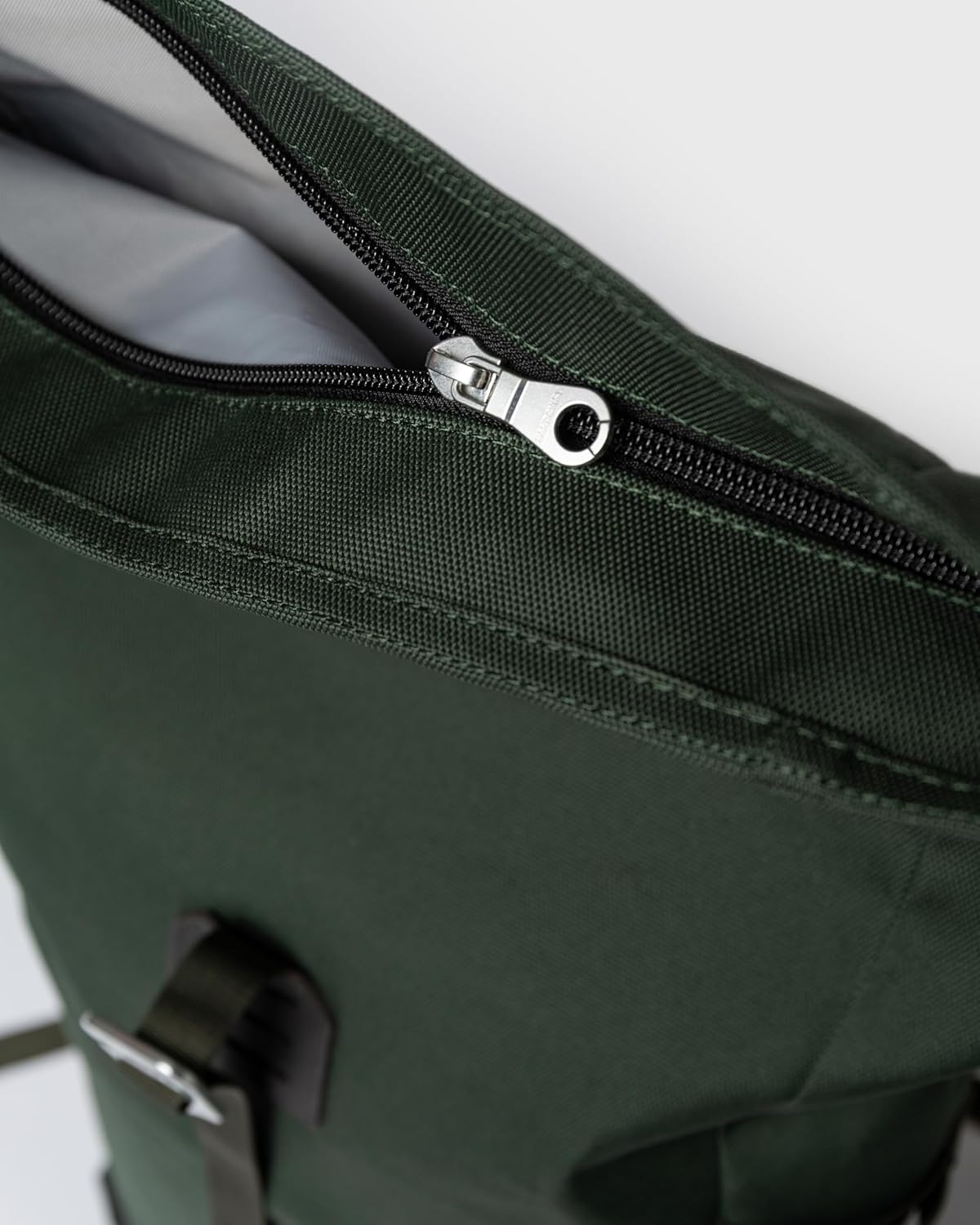 Sandqvist Men's Icon Medium Rolltop Backpack, Dawn Green With Dark Brown, One Size - Image 4