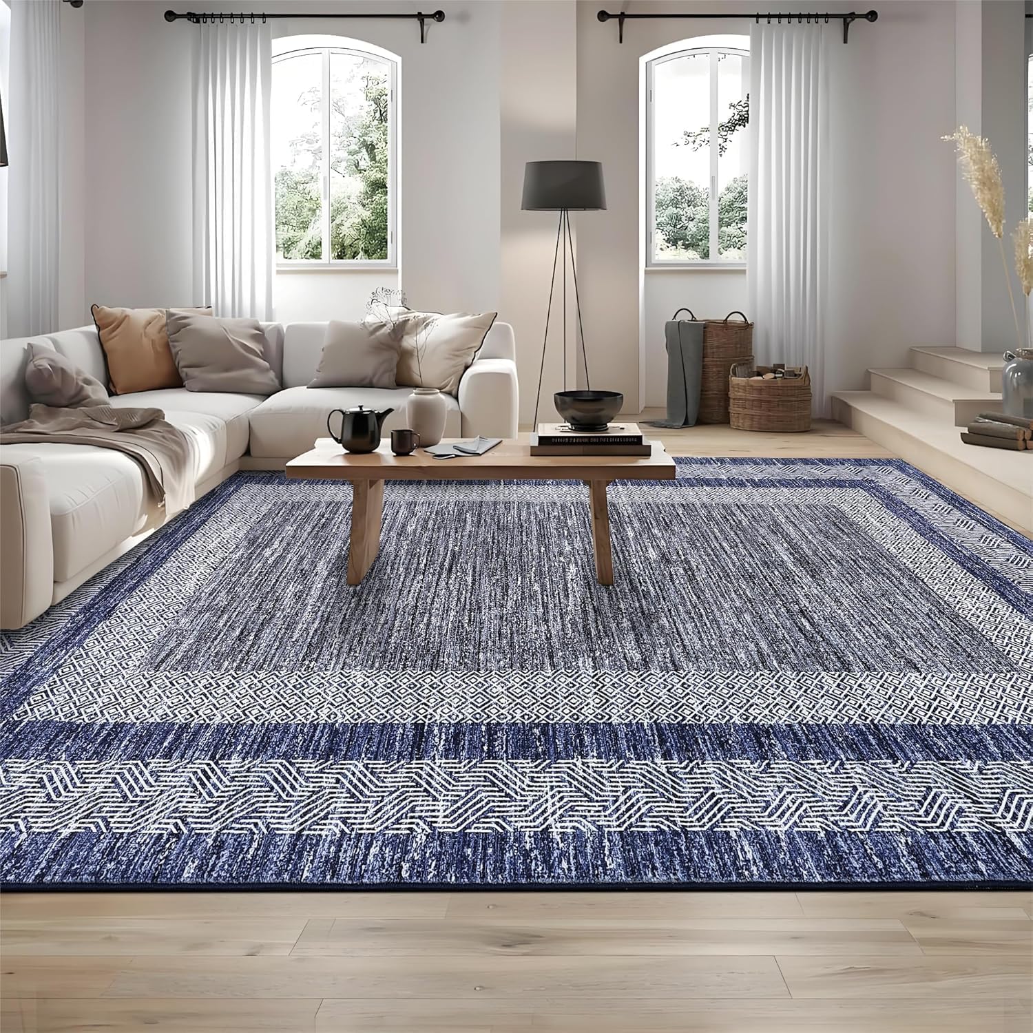 Tapis bleu géométrique lavable fini les peluches et les glissades au salon