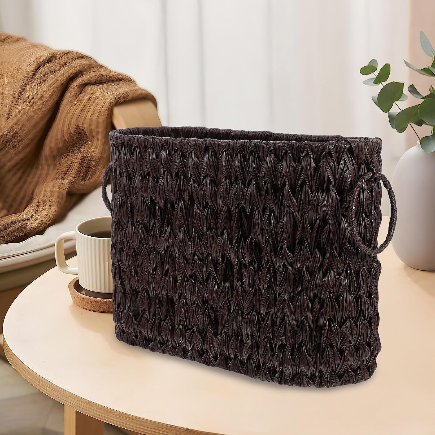 Large Capacity Decorative Storage Basket with Dual Handle Design, Coffee Color Woven Organizer Made of Pp and Iron, Versatile Application for Dining Table and Home Sundries