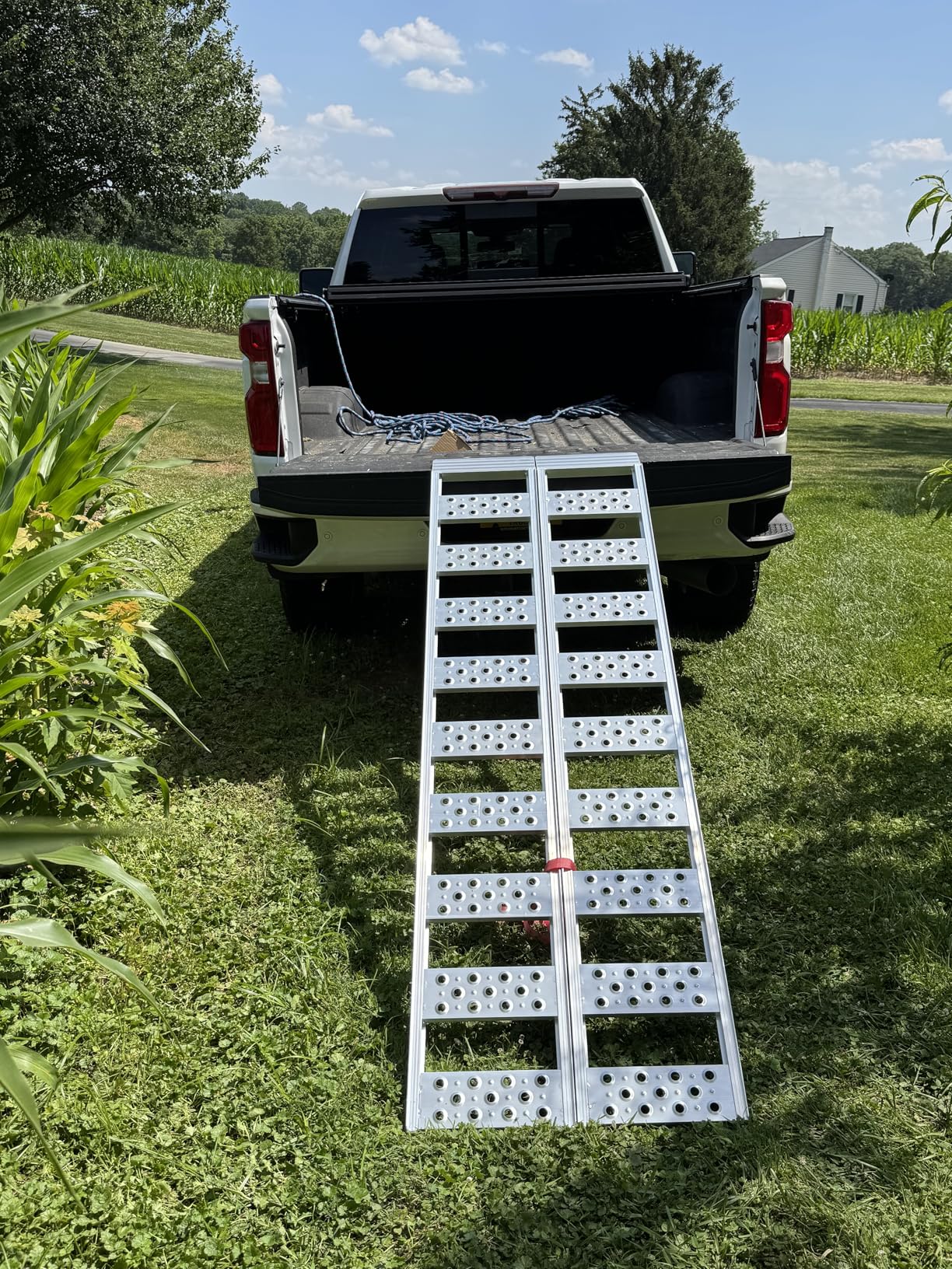VEVOR Aluminum Ramps, 0.6 ton, Straight Ramp with Treads and Load ...