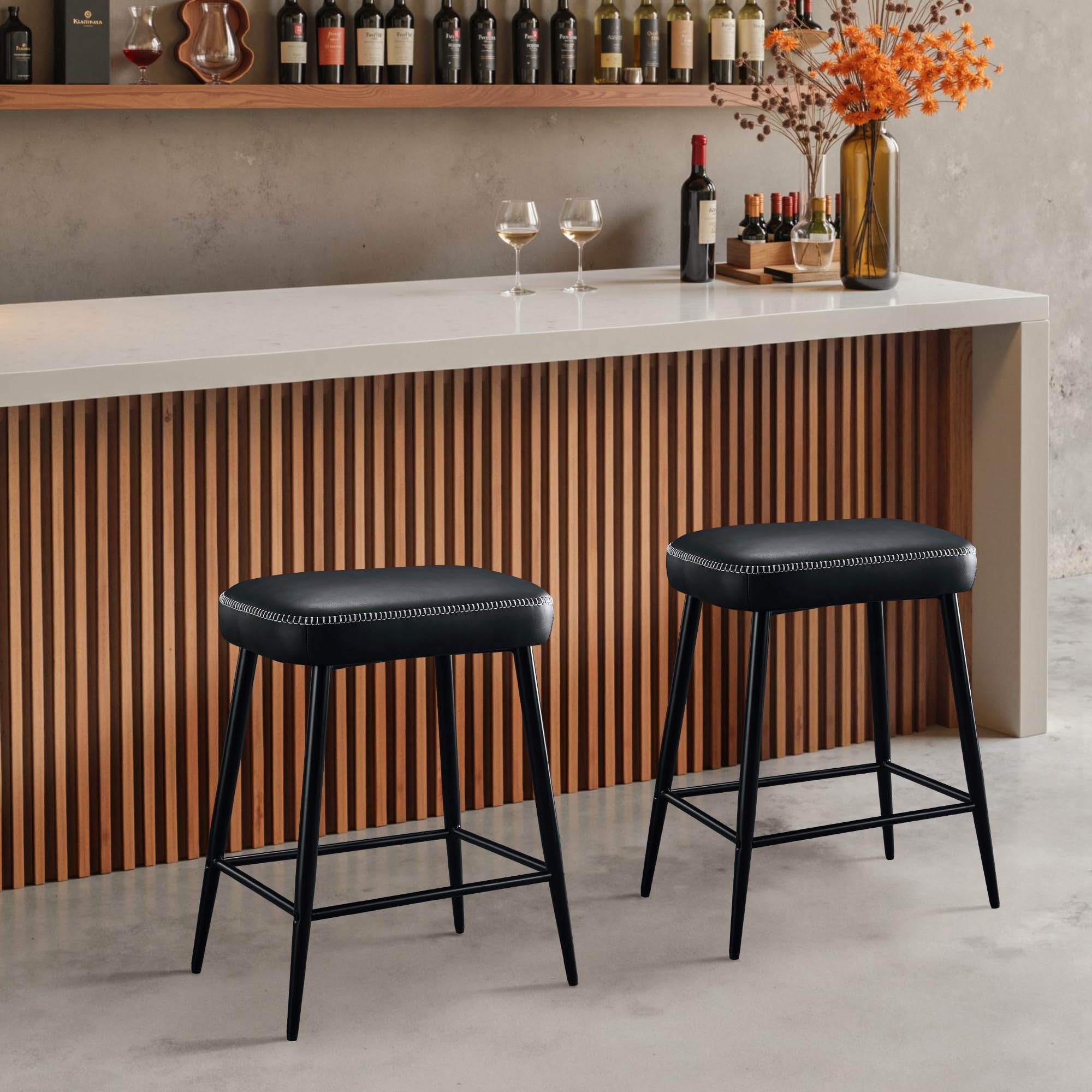 STOOLINK Barhocker 2er Set, Moderner Barstuhl mit Mikrofaser-Leder, Tresenhocker mit Fußstütze, Tresenstuhl 62.5 cm hoch, Küchenhocker Ohne Lehne 150kg belastbar für Bistro, Küche-Schwarz