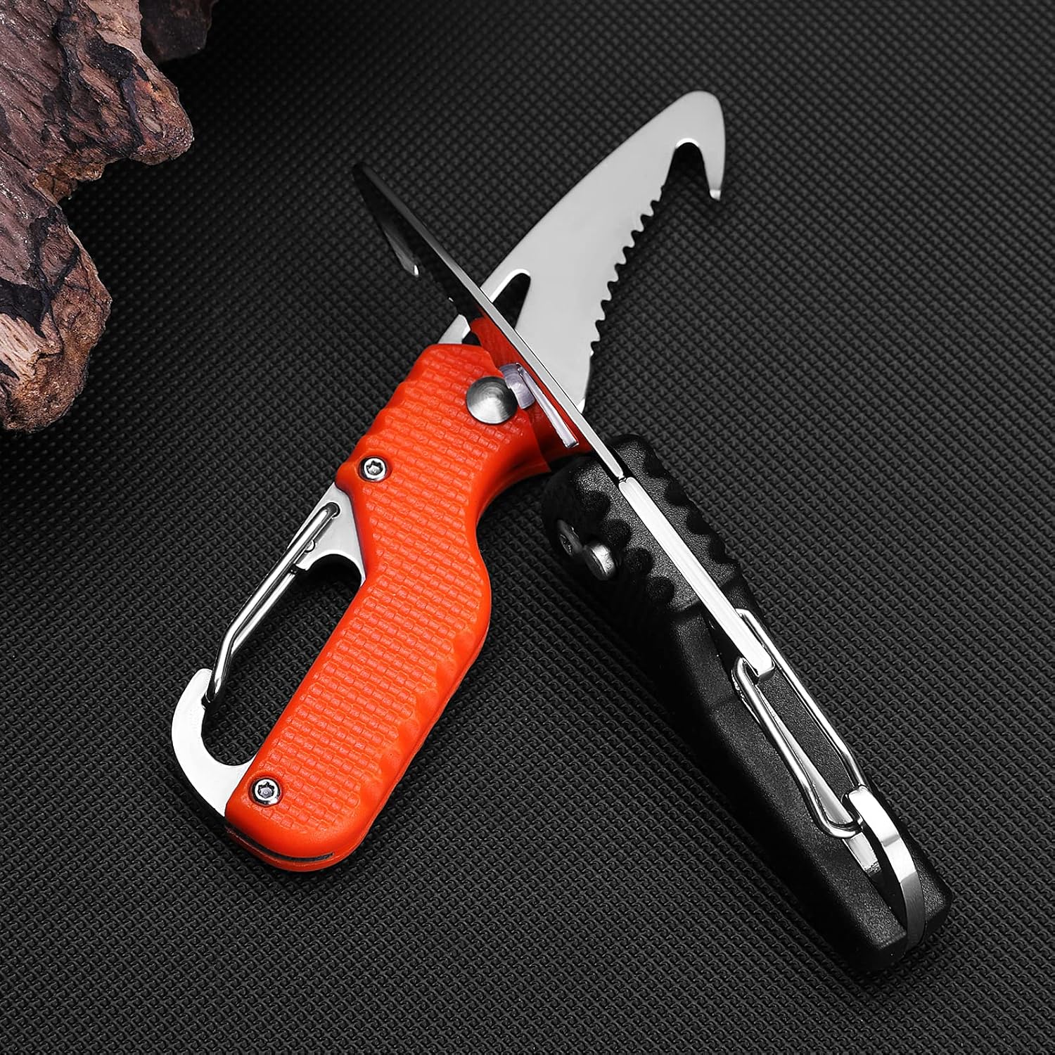 ITOKEY 2 Pack Safety Box Cutter, EDC Seat belt Cutter with 1.1inch Hook Blade, Retractable Package Opener for Wrap, Tape and Strap, Small Keychain Knife, Cool Gadgets for Women Men