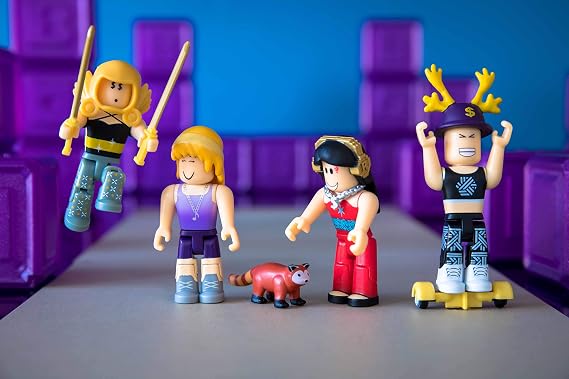 Roblox Celebrity Collection - Build a Billionaire Heiress Four Figure Pack [Includes Exclusive Virtual Item]