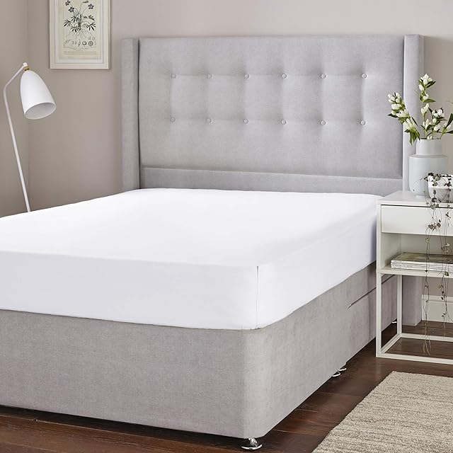 Silentnight Cotton Rich Single White Fitted Sheet Super Soft and Easy Care No-Iron Luxury Linen Bottom Bedsheet - Elastic Hem to Snugly Fit Around Your Mattress Complimenting Your Duvet Cover