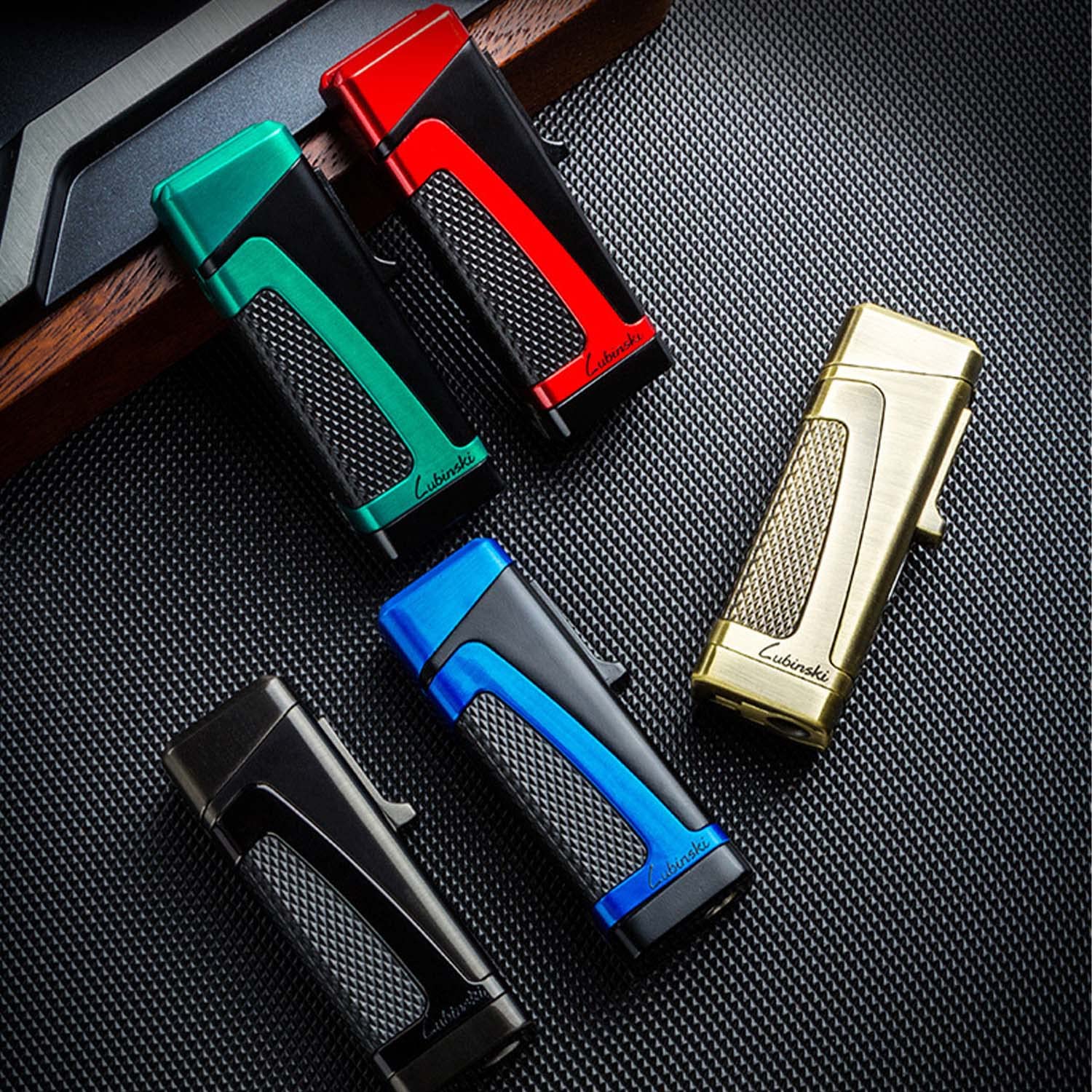 Porte-Cigare Briquet Coupe-Vent avec Perforatrice Triple Jet Flamme Butane Cigare Briquet Rechargeable Réglable avec Fenêtre de Gaz Visible