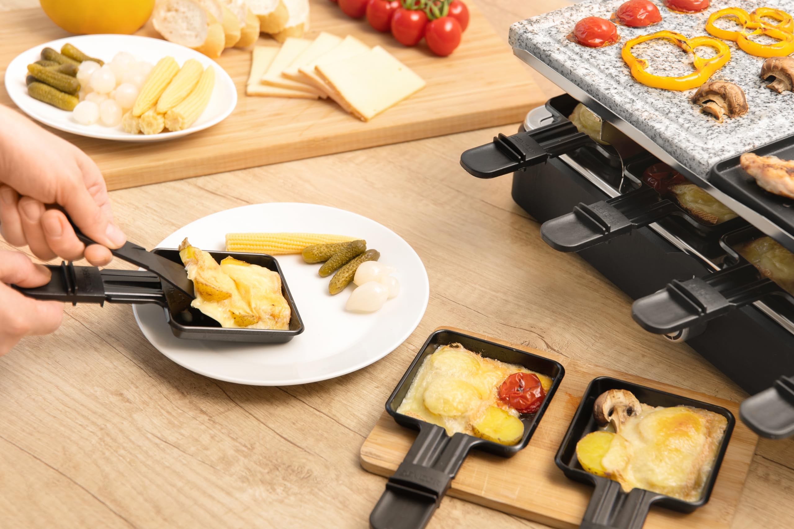 Sencor Appareil à Raclette Multifonctions Puissant, EasyClean, Professionnel 1400W, pour 8 personnes, pour fromage, Fondue, Grill et Pierre, Température réglable, Accessoires complet