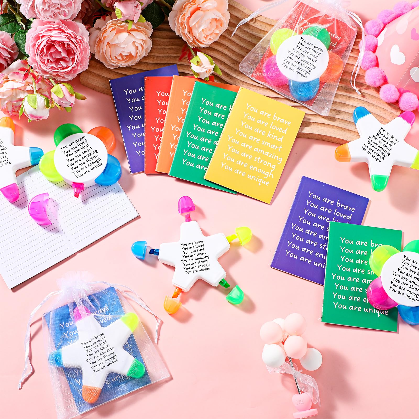 AmazingSpark 18 Sets Schulanfangs-Geschenke für Schüler, Textmarker mit Mini-inspirierenden Notizbüchern, Organza-Beutel, 5-in-1, fluoreszierende Stifte, Bestätigungsgeschenke für Schule