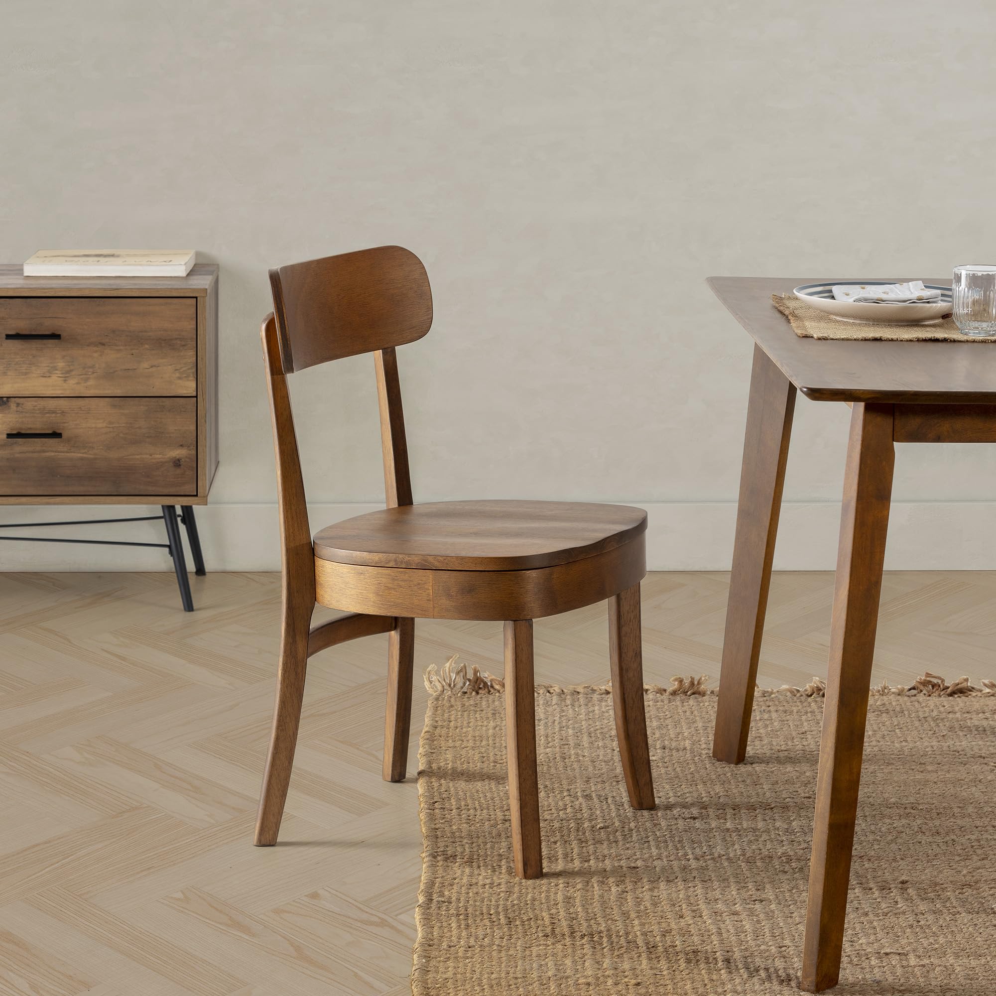 HOMN LIVING Pack 2 sillas Nala Color Nogal, Madera Maciza, 45,5 cm (Ancho) 49 cm (Profundo) 83 cm (Alto)