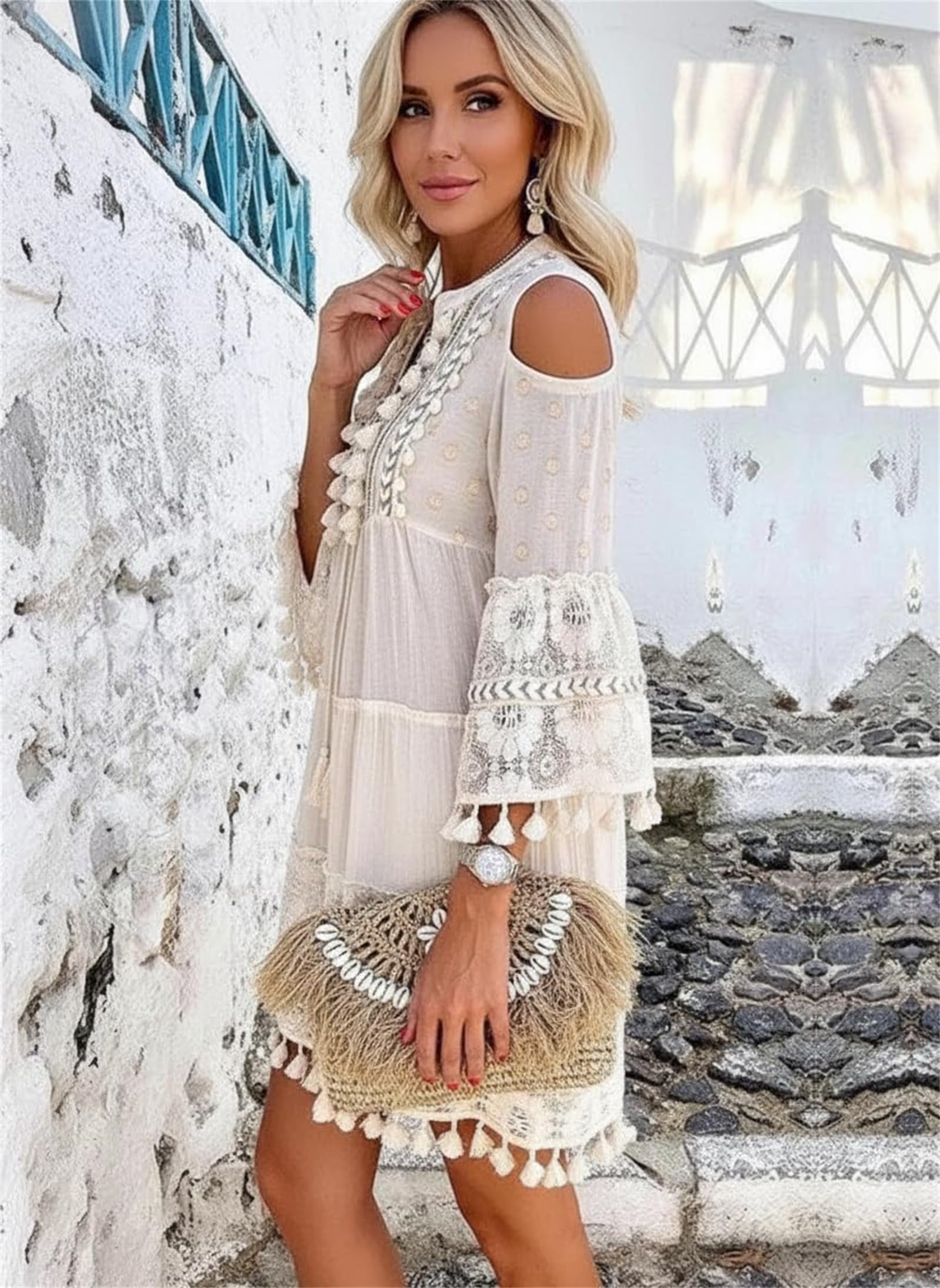 Minivestido para Mujer con Bordado, Escote en V y Hombros Descubiertos; Vestido Estilo Boho con Mangas Acampanadas 3/4, Encaje, croché y Adornos de borlas